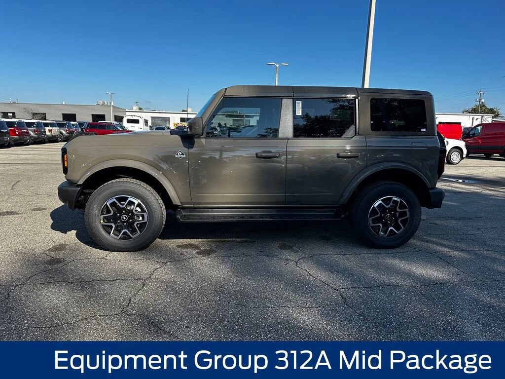 New 2025 Ford Bronco Outer Banks SUV