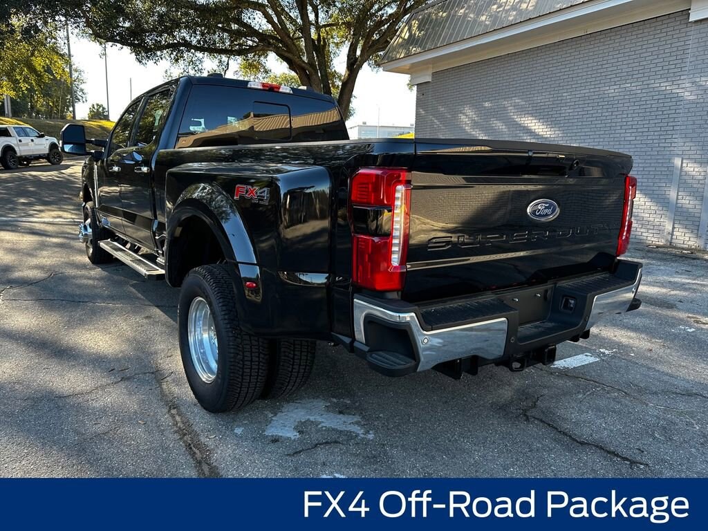 New 2025 Ford F-350 Truck Crew Cab