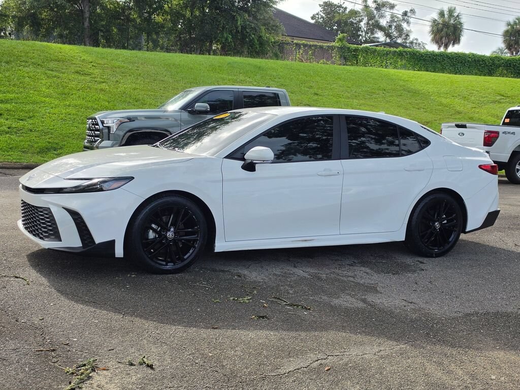 Used 2025 Toyota Camry SE Sedan