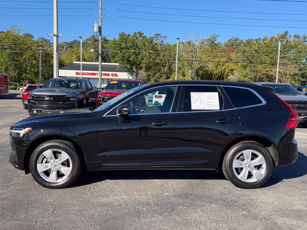 Used 2022 Volvo XC60 B5 Momentum SUV