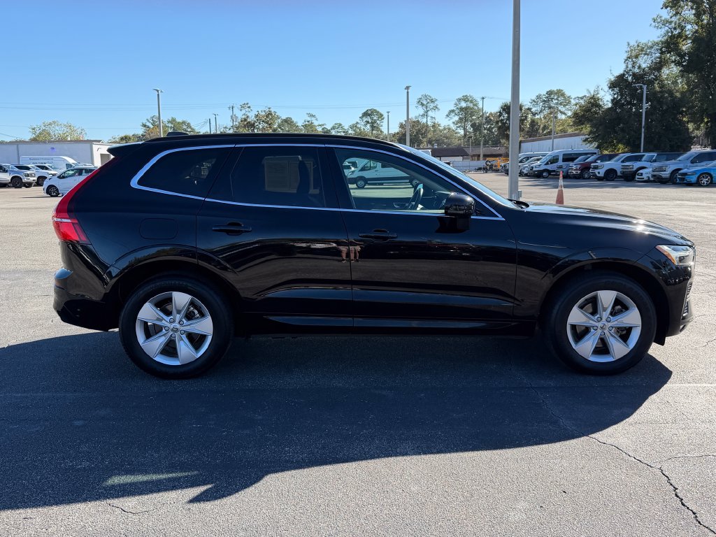 Used 2022 Volvo XC60 B5 Momentum SUV