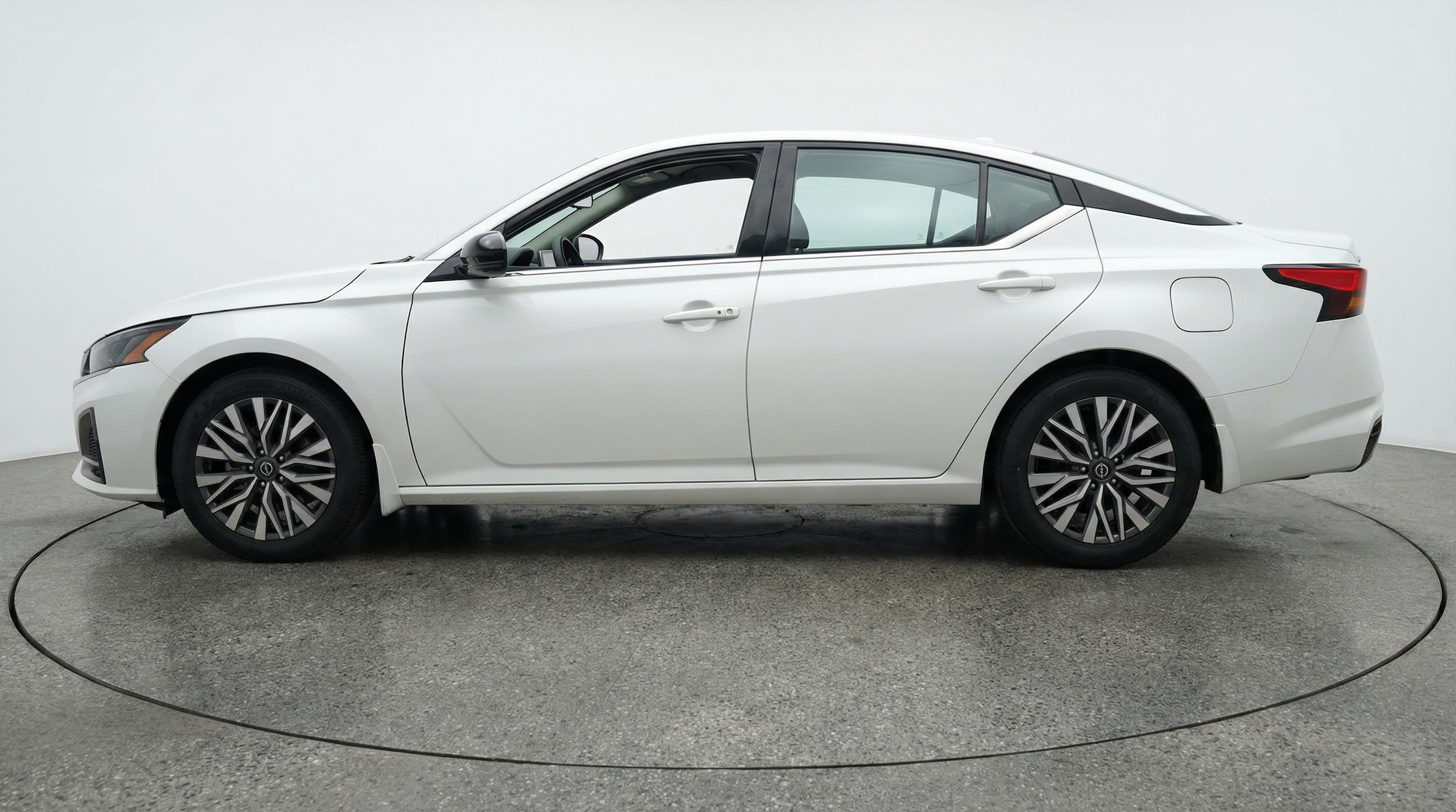 Thumbnail: 2025 Nissan Altima - 4