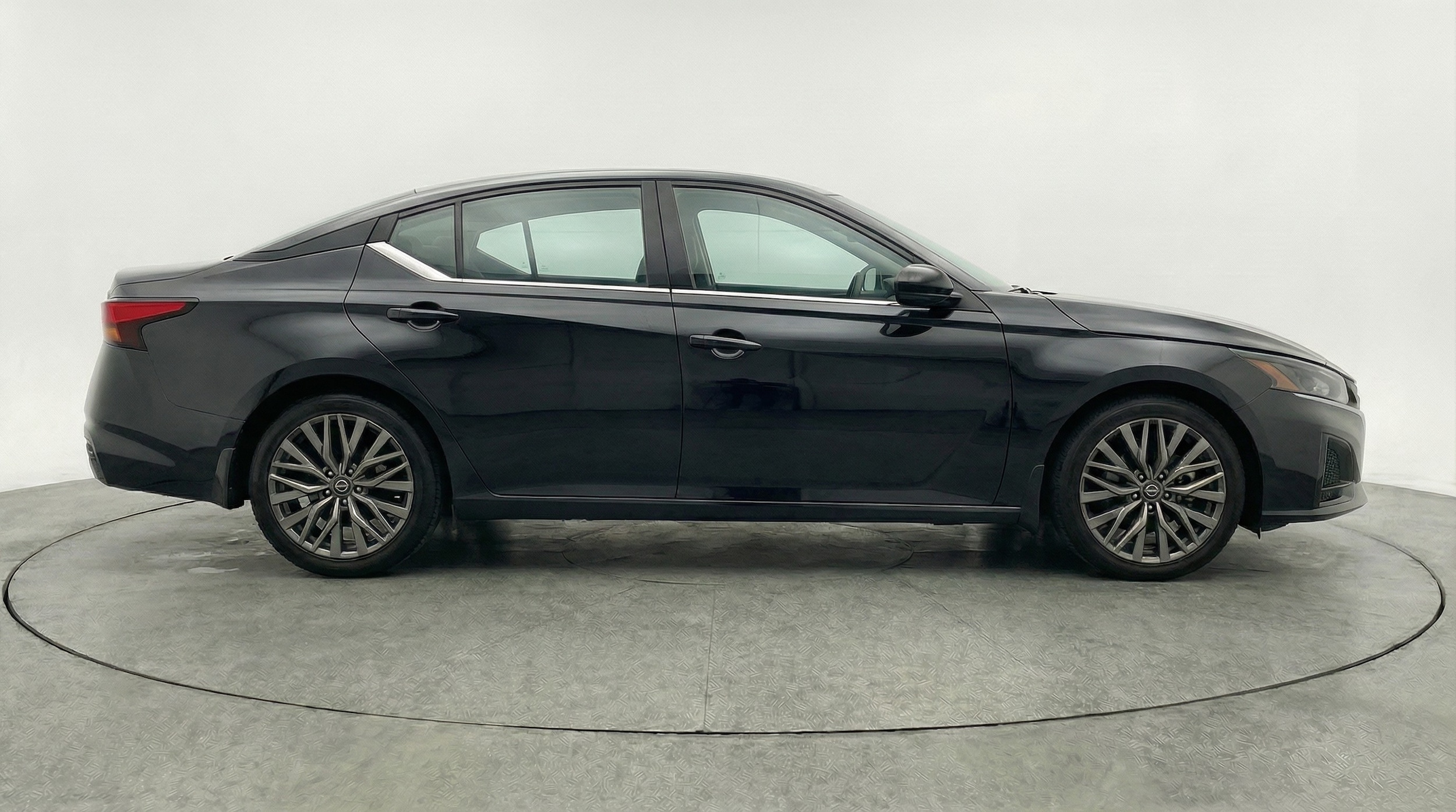 Thumbnail: 2025 Nissan Altima - 8