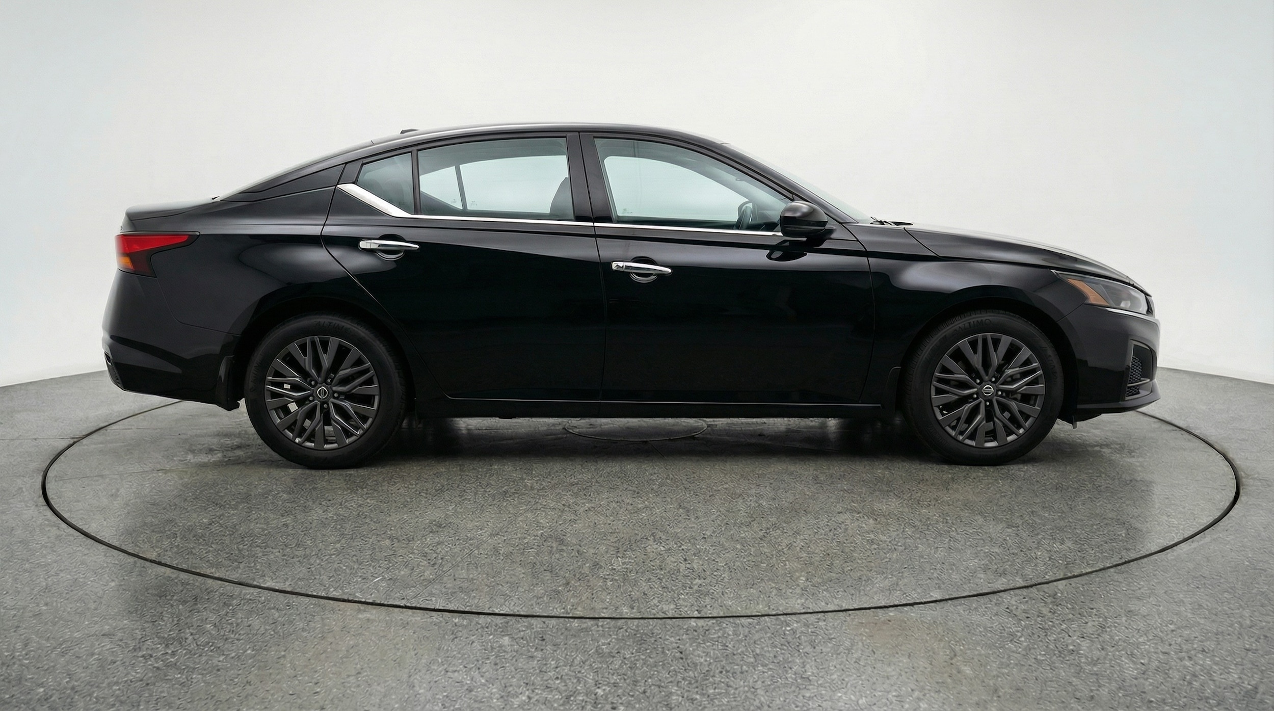 Thumbnail: 2025 Nissan Altima - 8