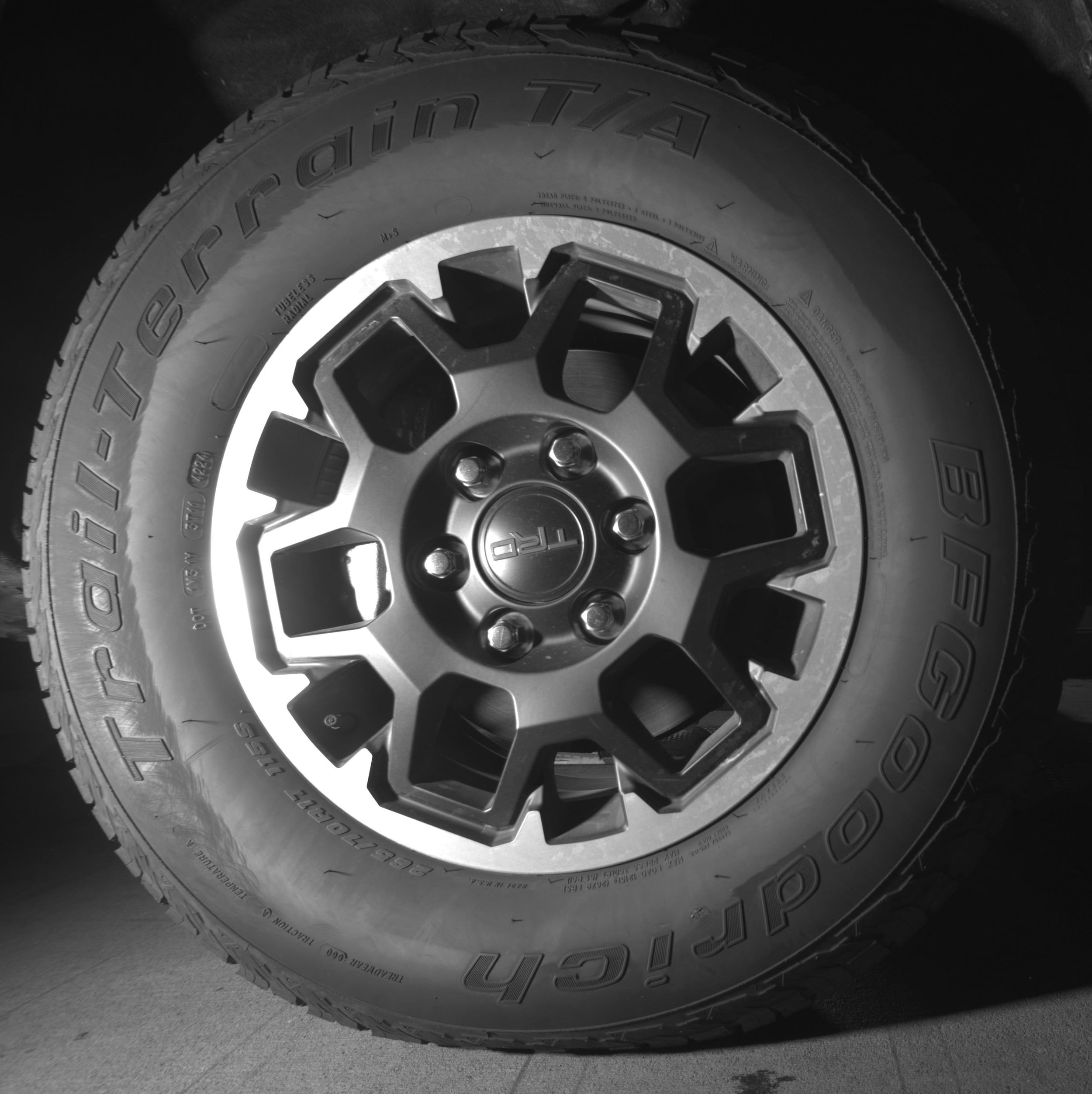 2025 Toyota Tacoma - Photo 13