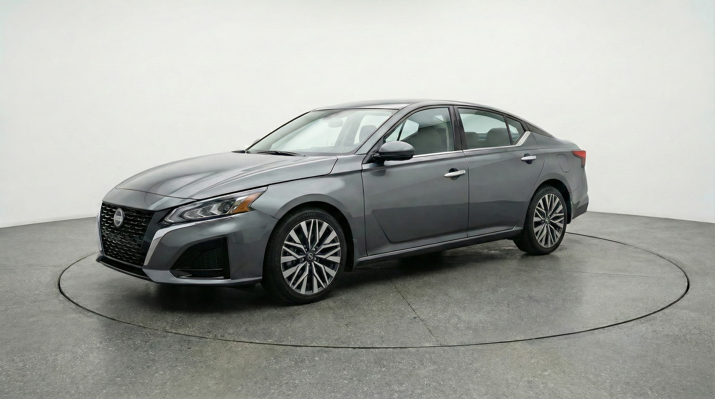 2025 Nissan Altima SV - Photo 3