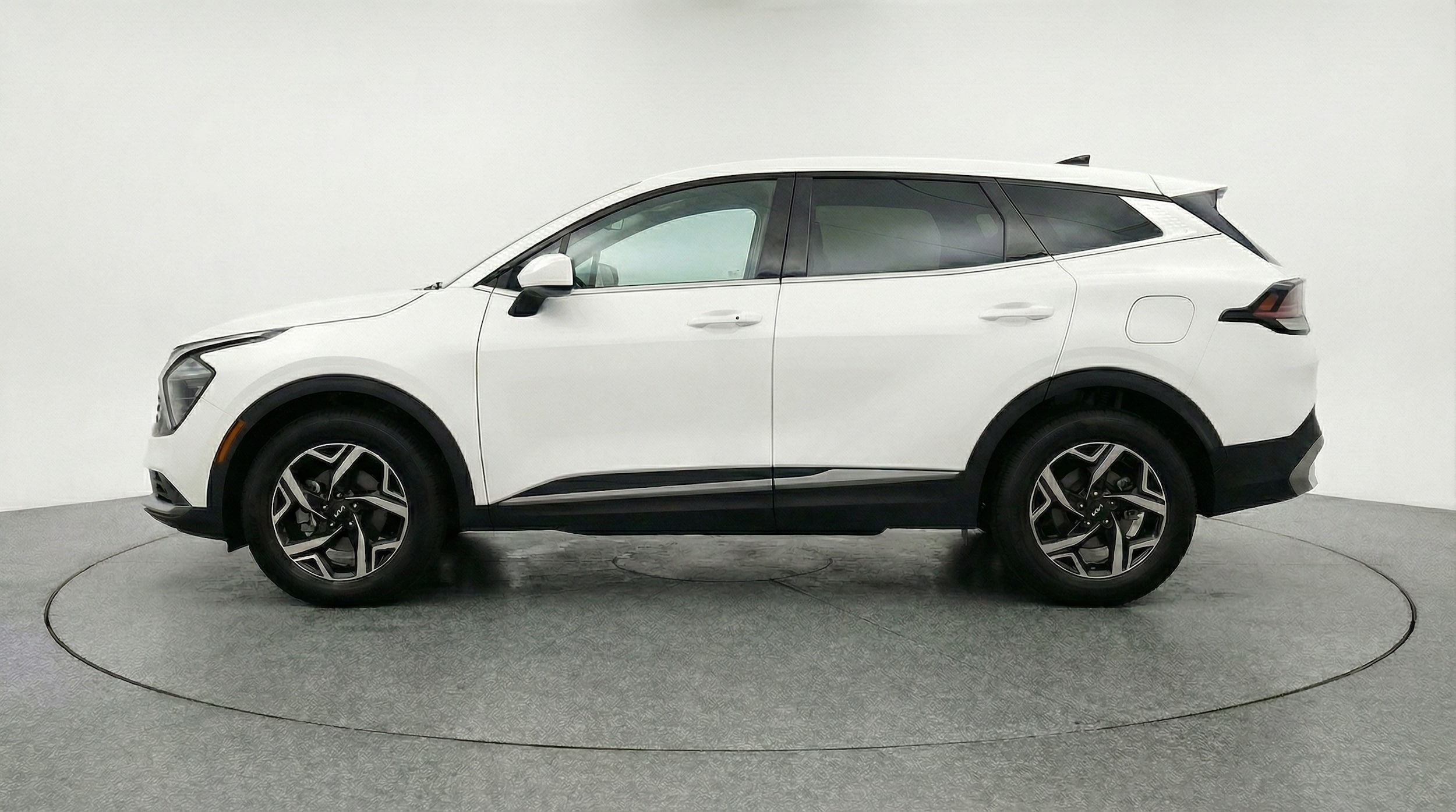 Thumbnail: 2025 Kia Sportage - 4