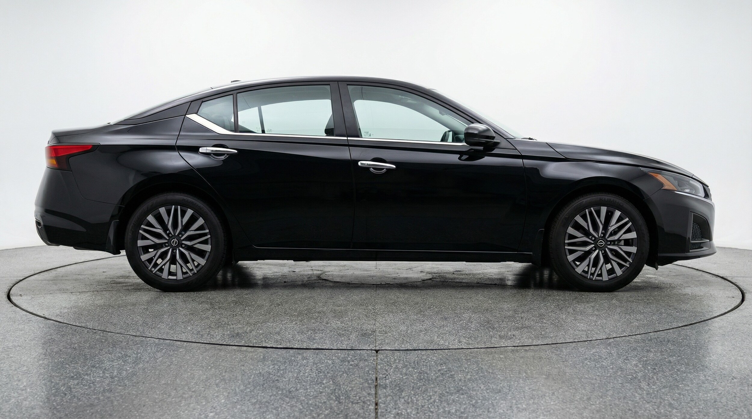 Thumbnail: 2025 Nissan Altima - 8