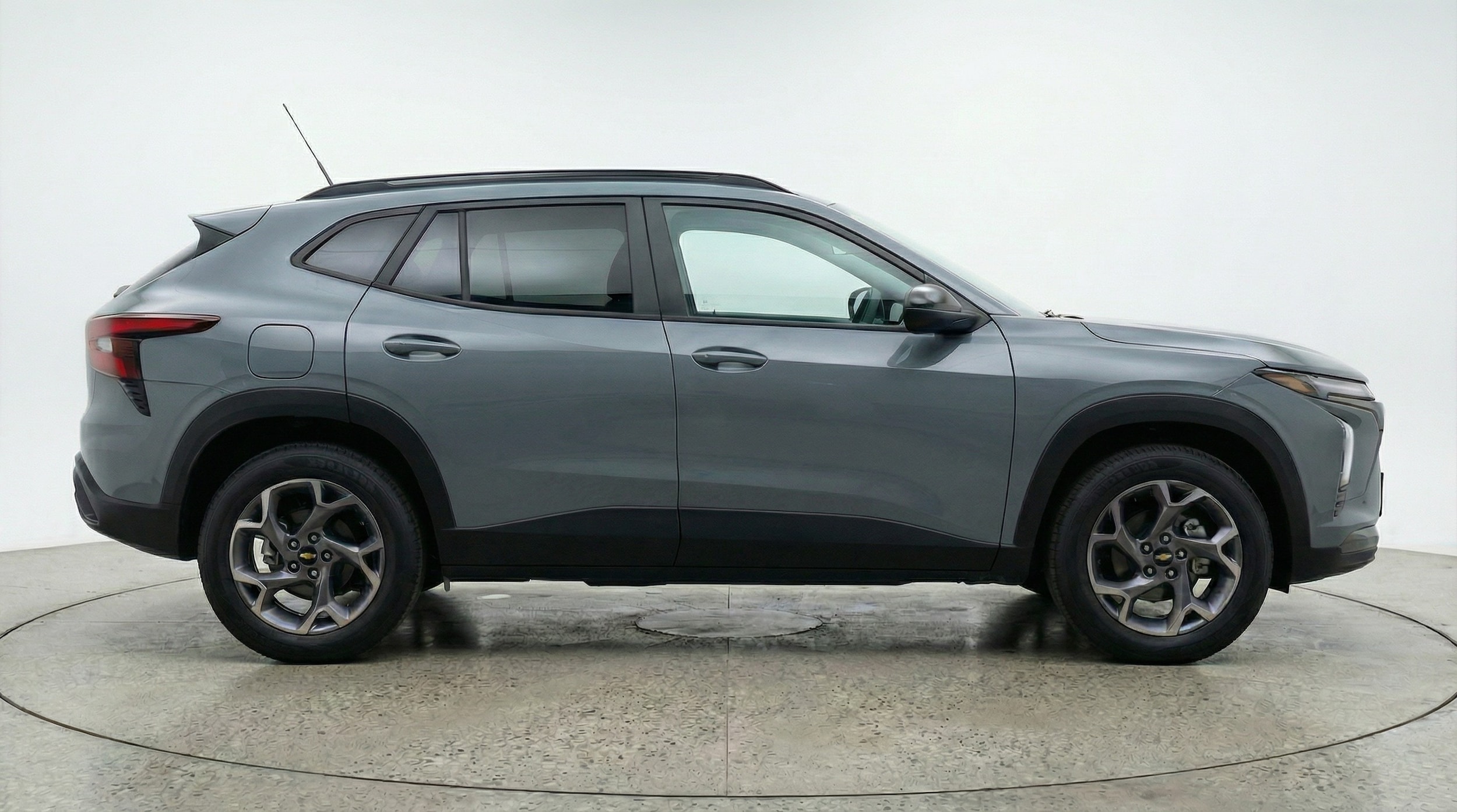 Thumbnail: 2025 Chevrolet Trax - 8