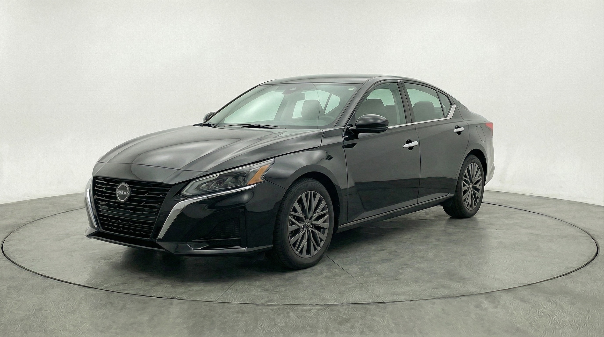 Thumbnail: 2025 Nissan Altima - 3