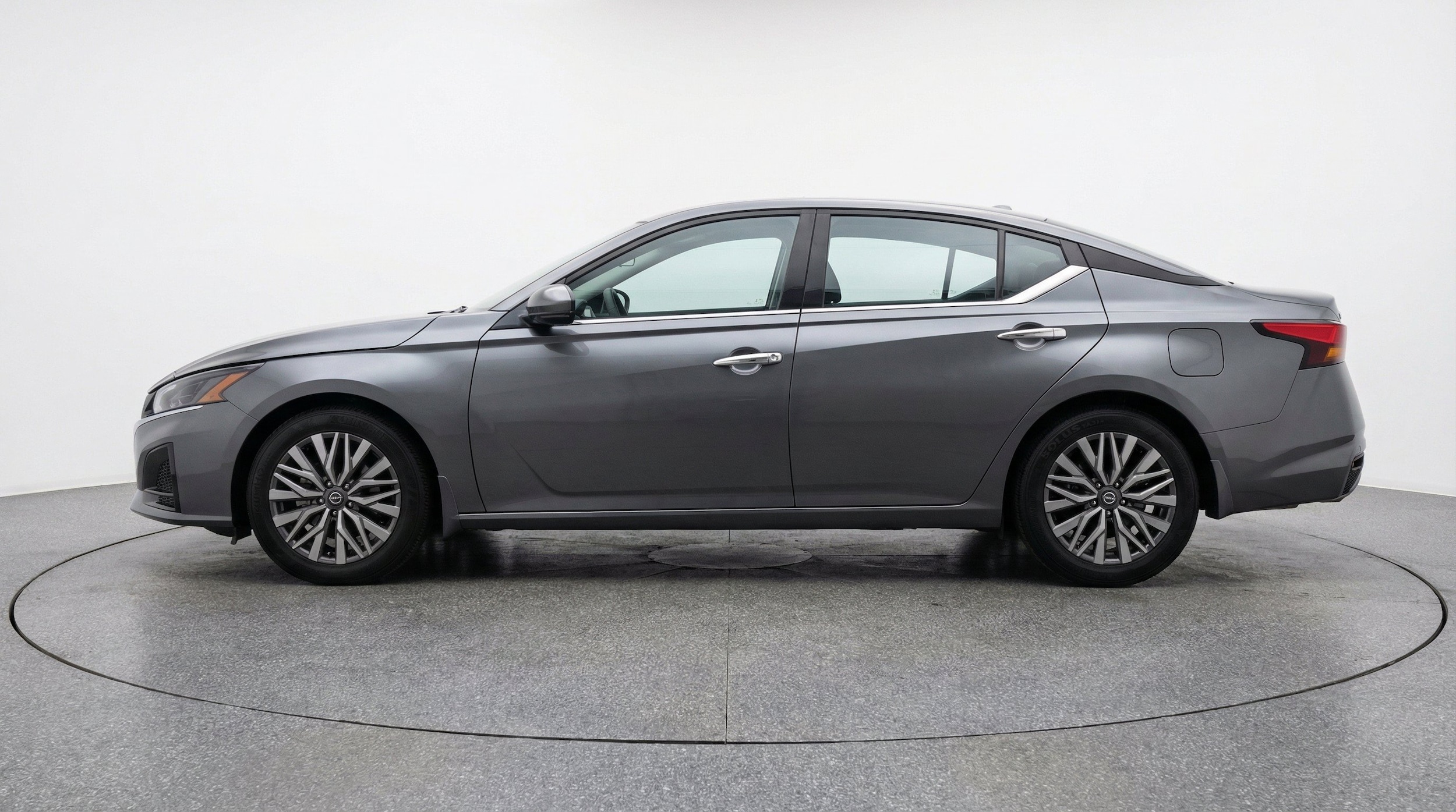 Thumbnail: 2025 Nissan Altima - 5