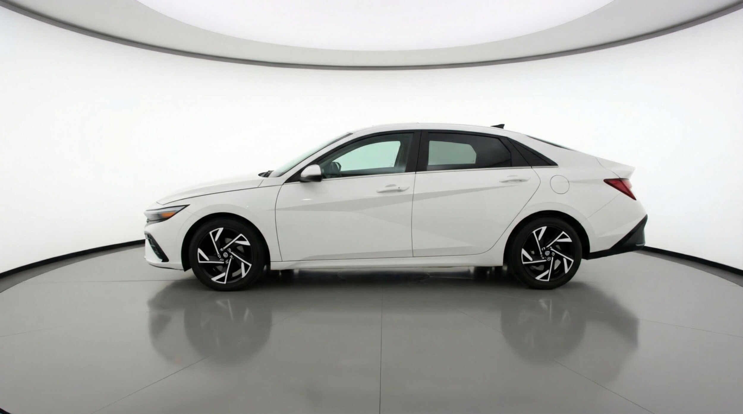 Thumbnail: 2025 Hyundai Elantra - 4