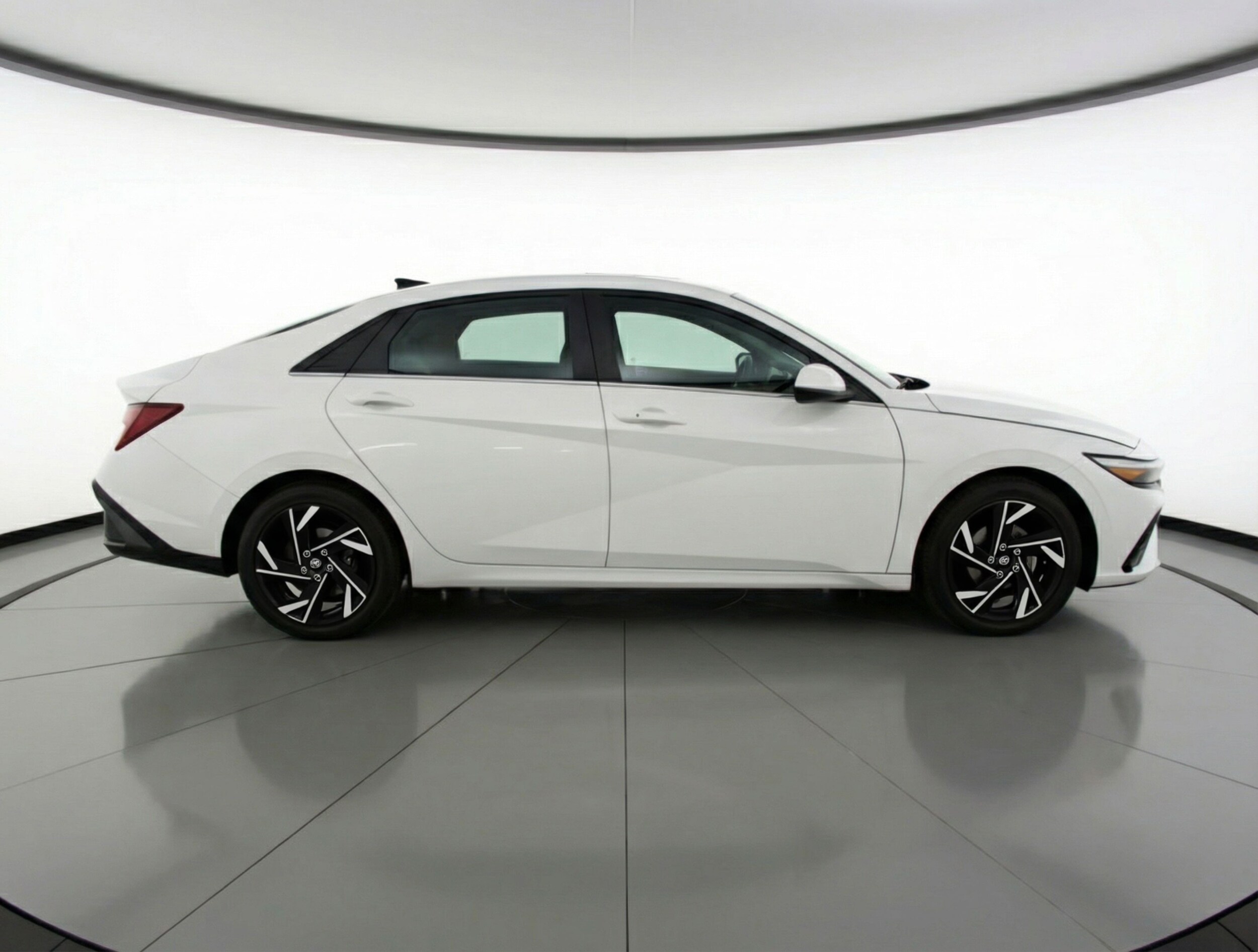 Thumbnail: 2025 Hyundai Elantra - 8