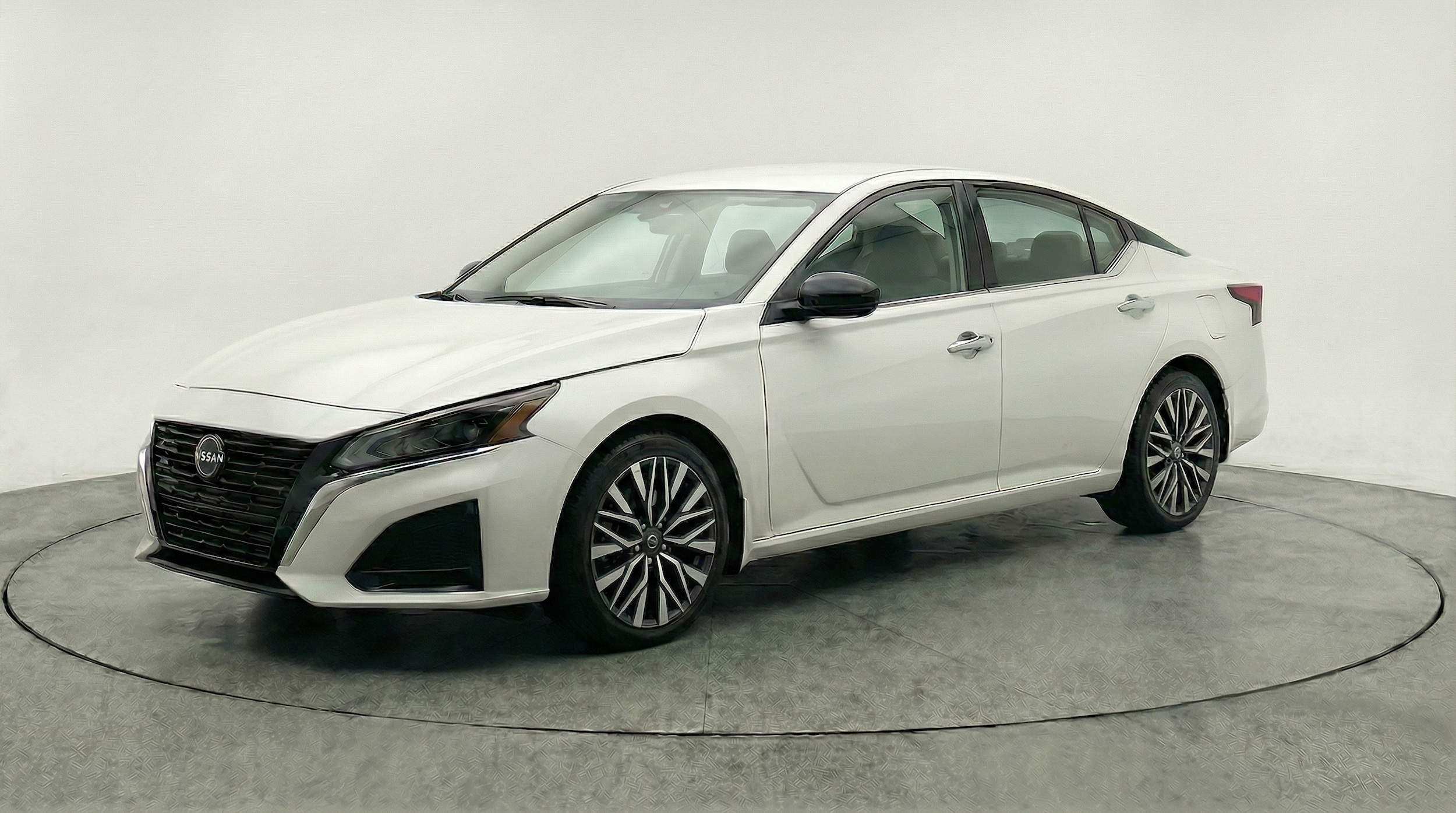 Thumbnail: 2025 Nissan Altima - 3