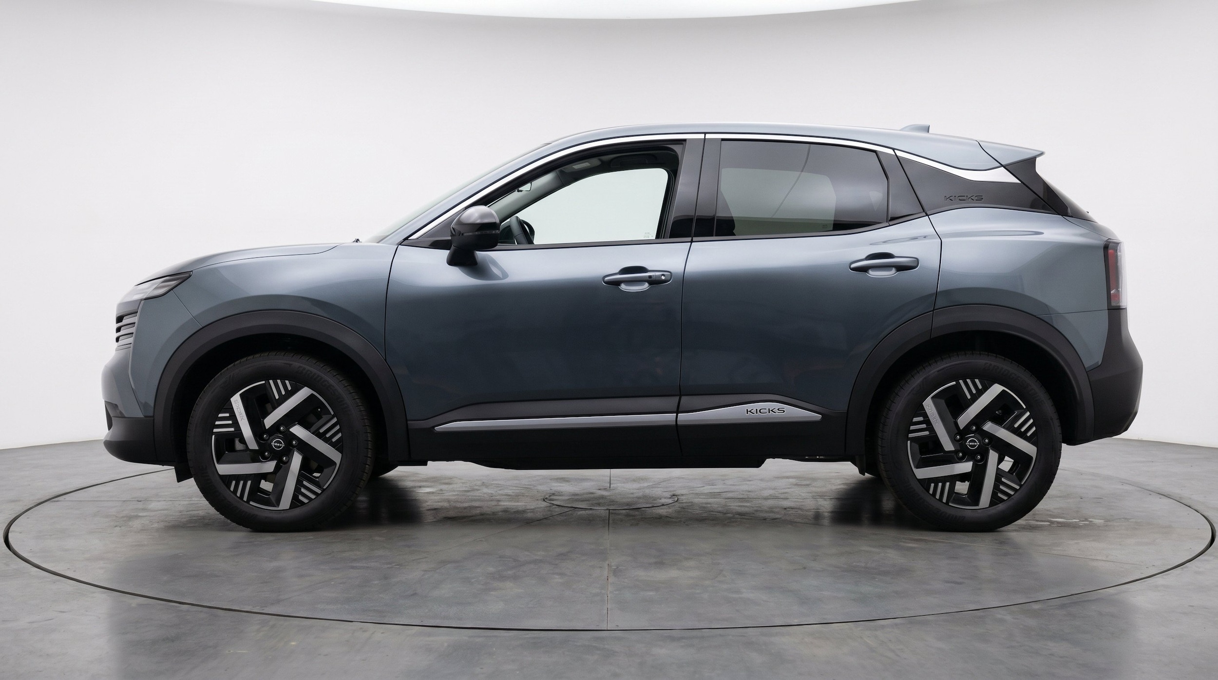 Thumbnail: 2026 Nissan Kicks - 5