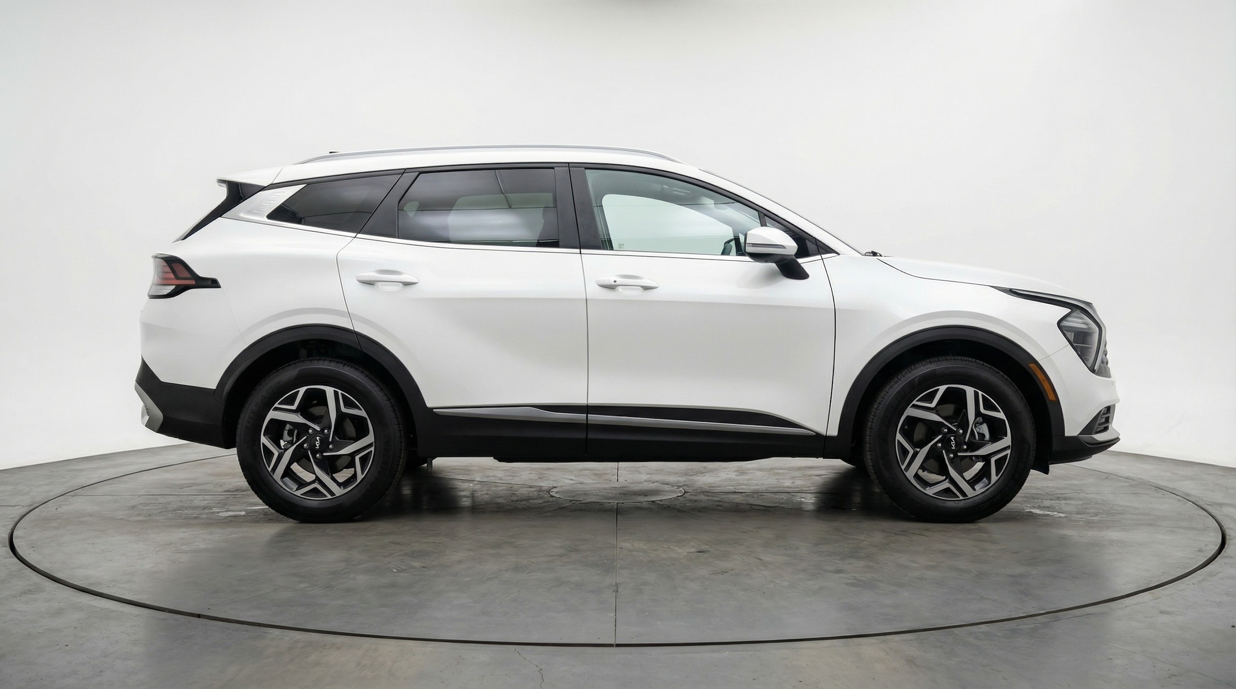 Thumbnail: 2025 Kia Sportage - 8
