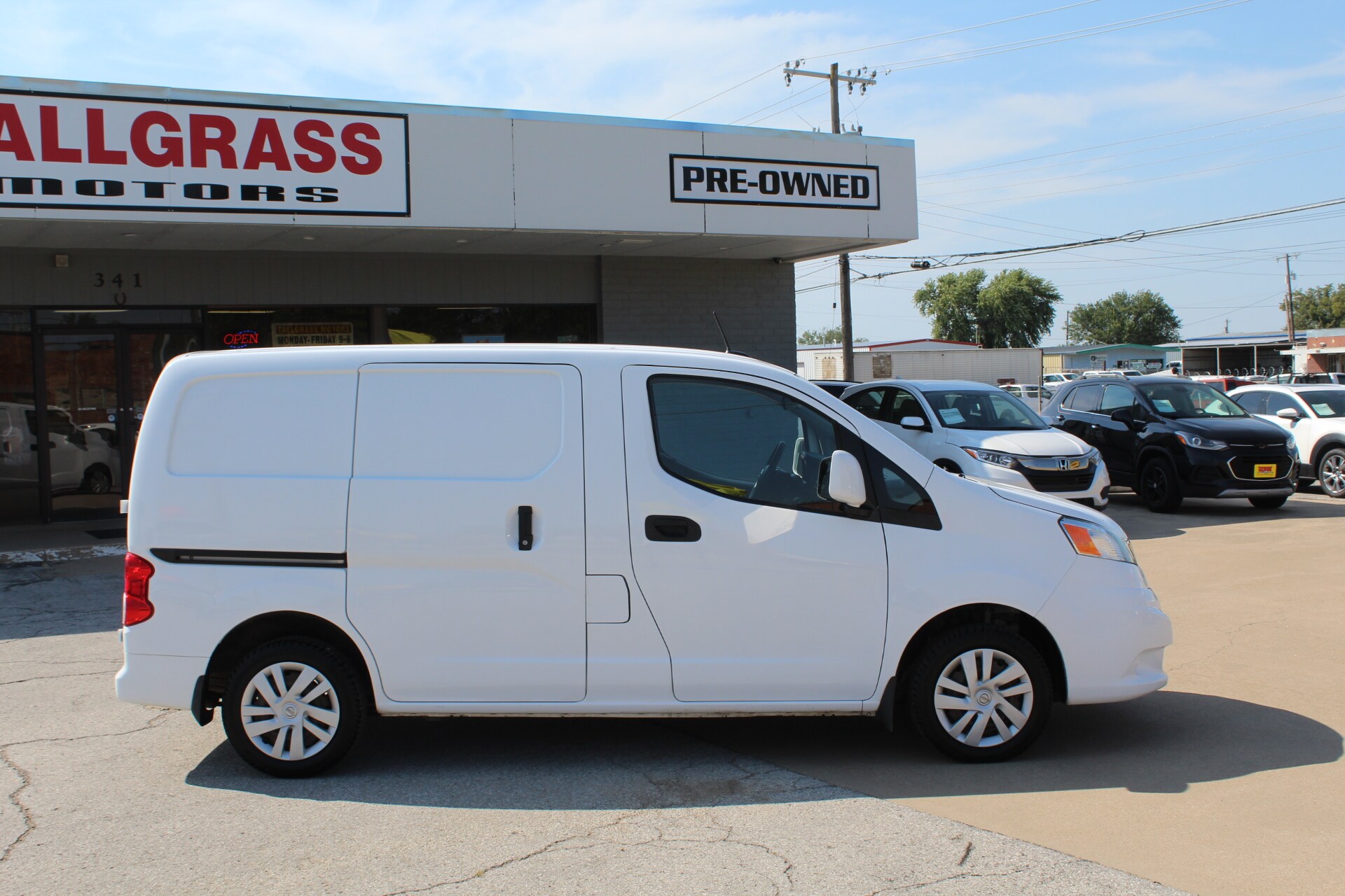 2020 Nissan NV200 SV photo 2