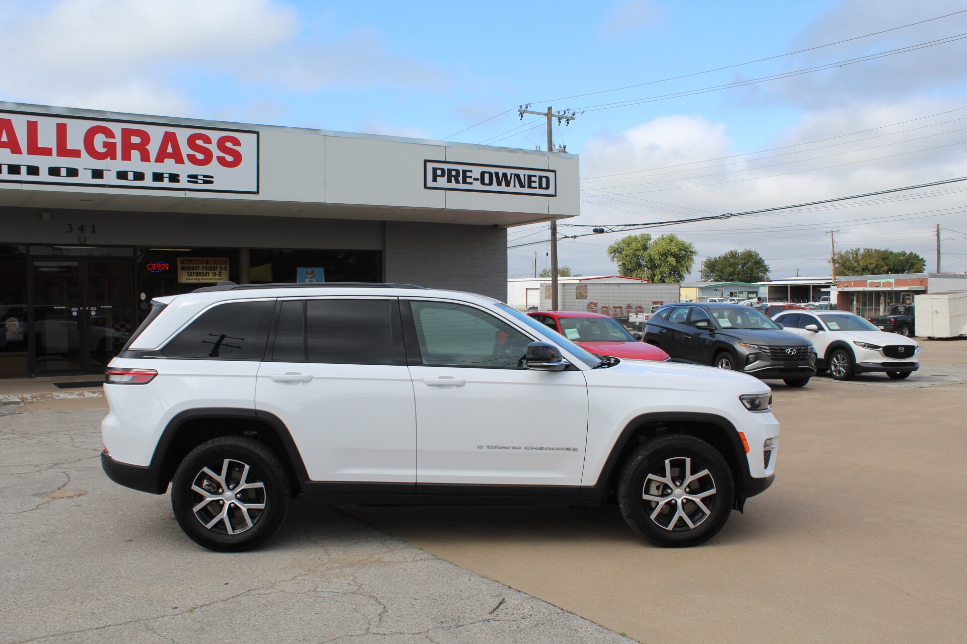 2024 Jeep Grand Cherokee Limited photo 3