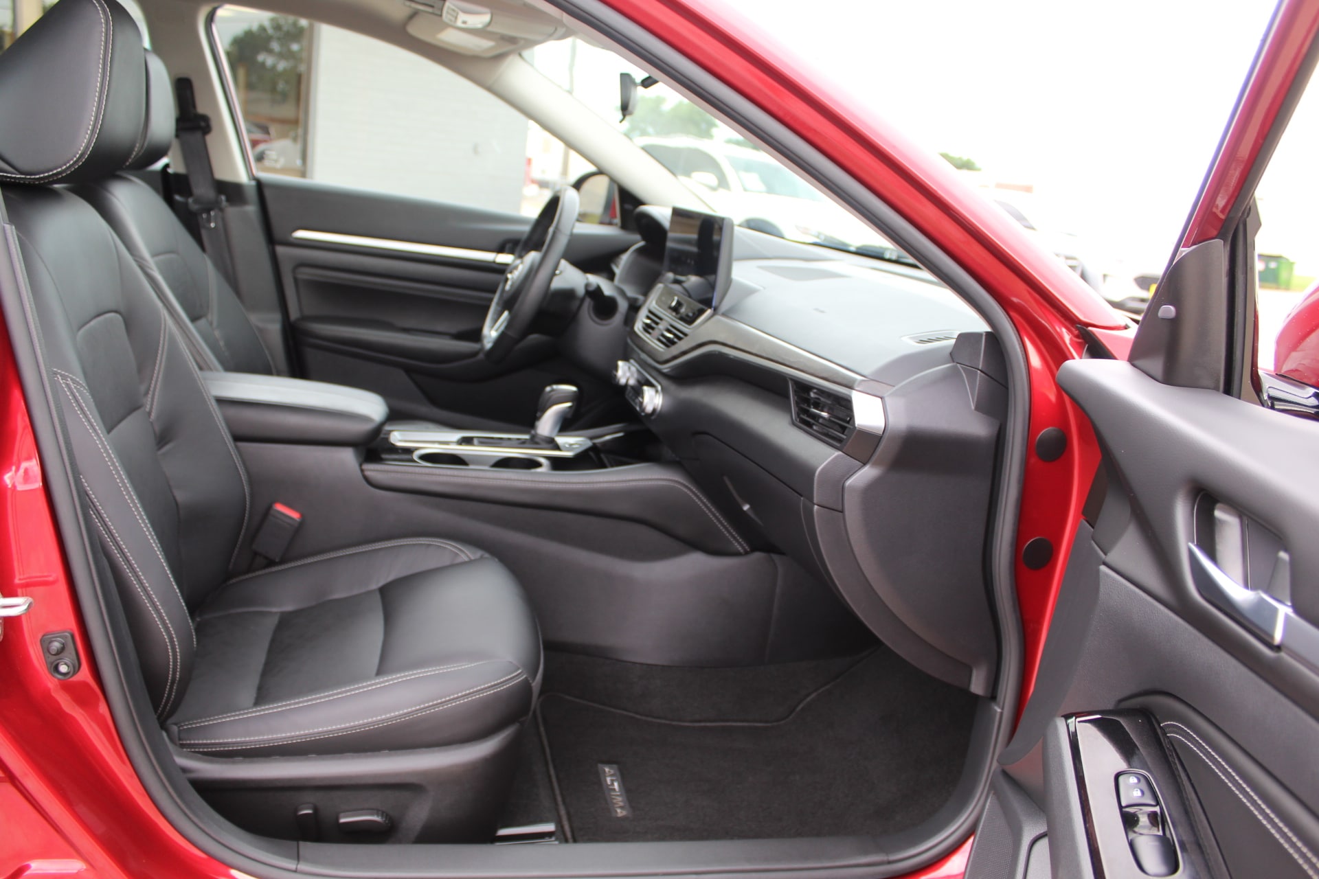 2023 Nissan Altima SL - Photo 14