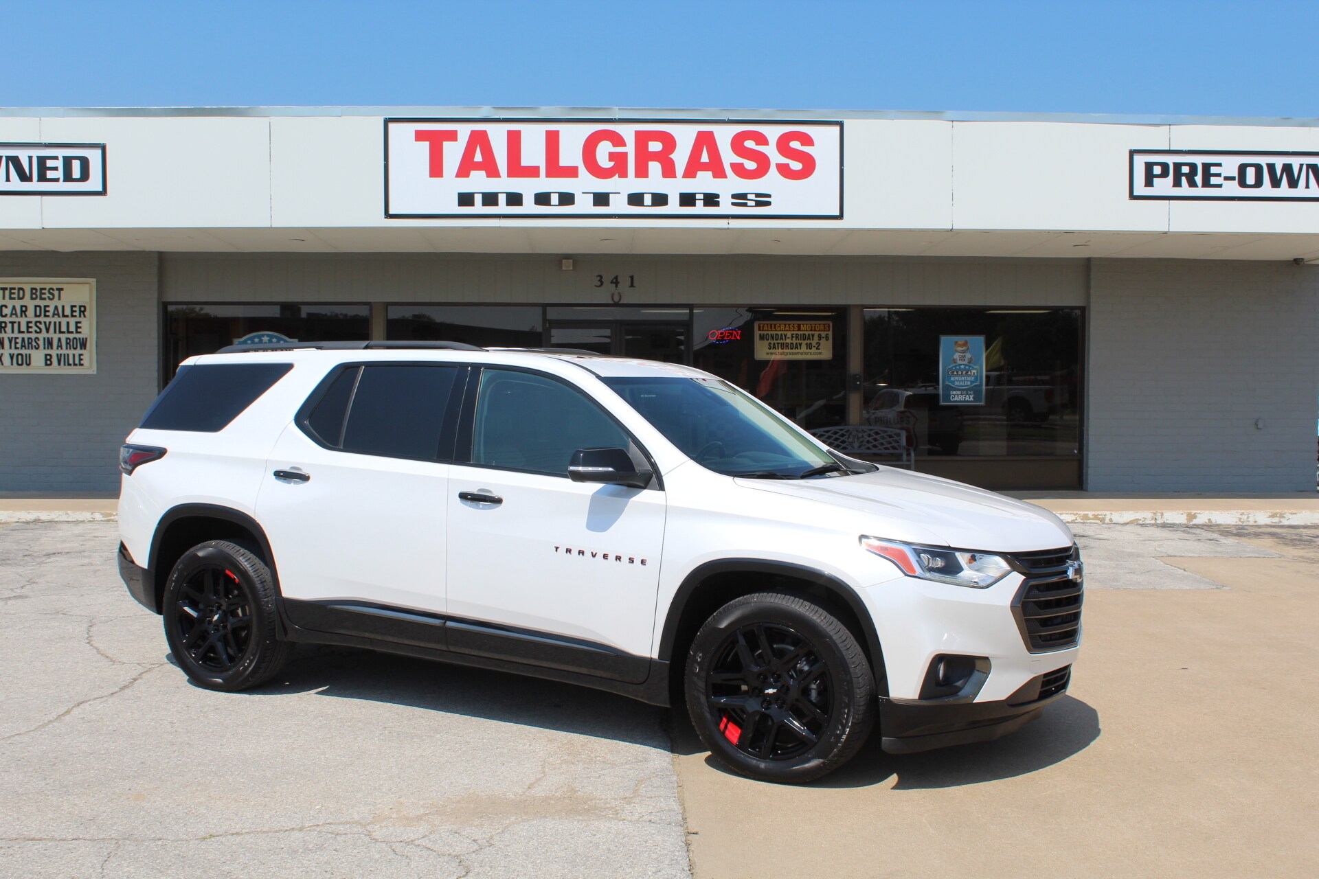 2021 Chevrolet Traverse Premier photo 2