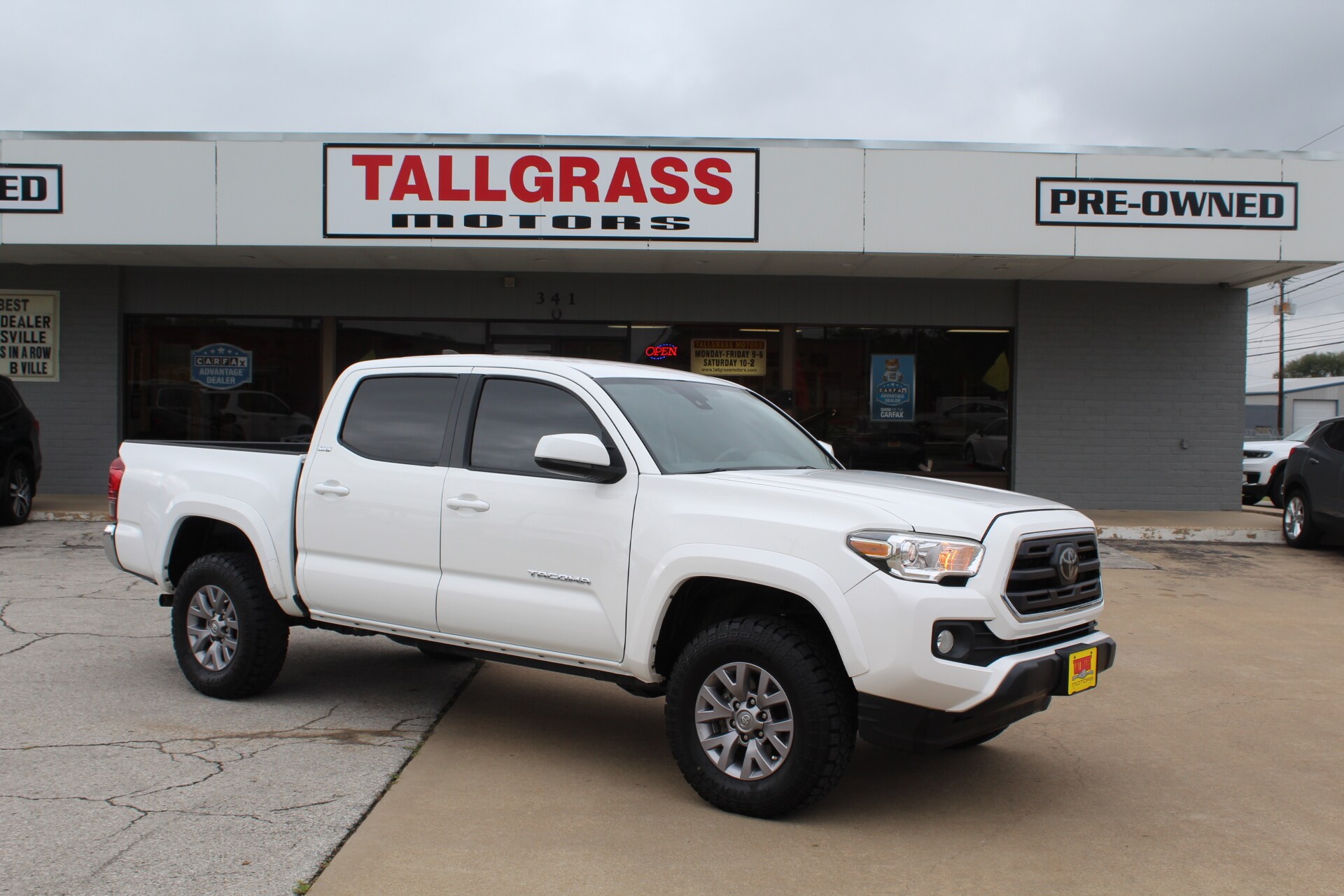 2019 Toyota Tacoma SR5 photo 2