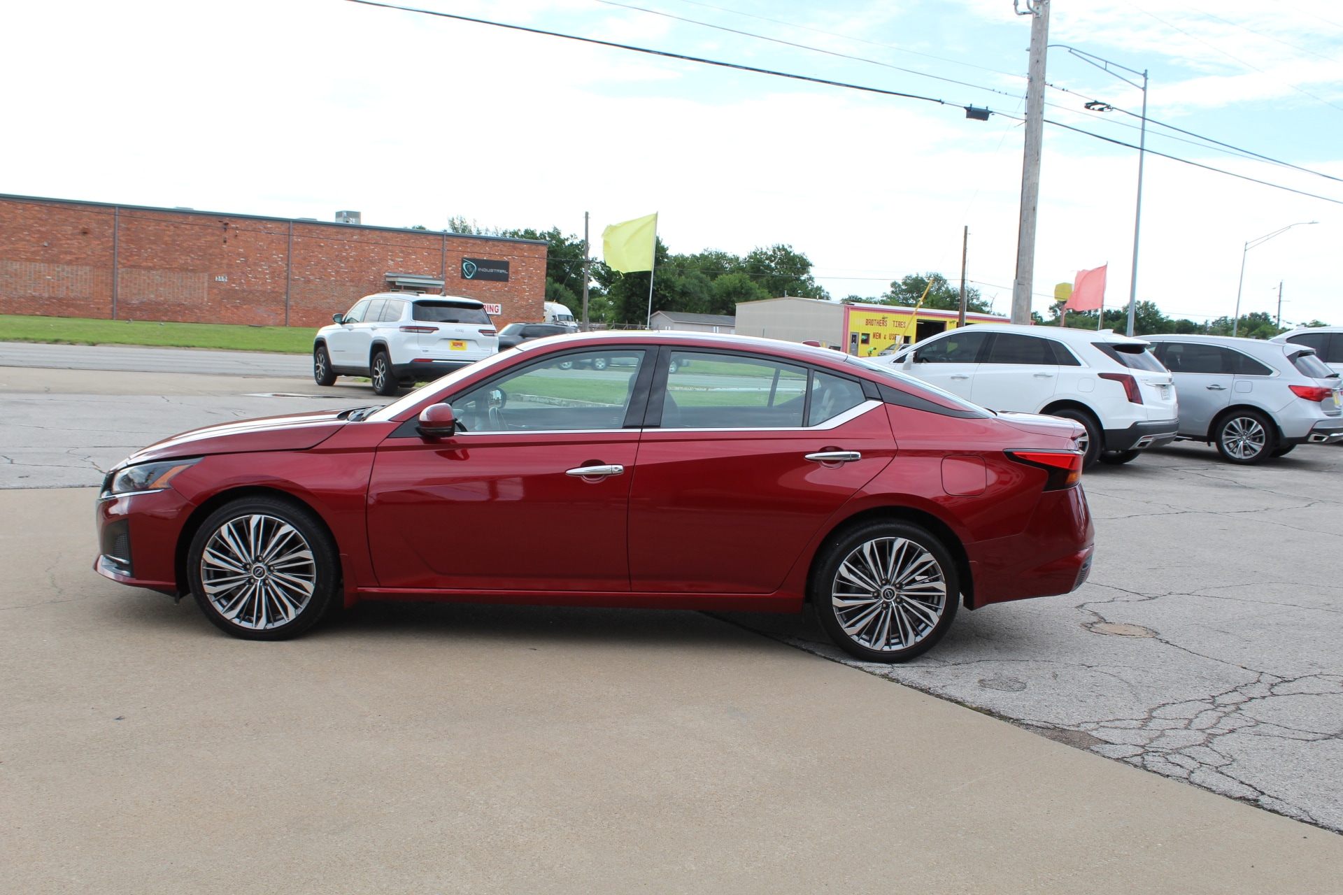 2023 Nissan Altima SL - Photo 9