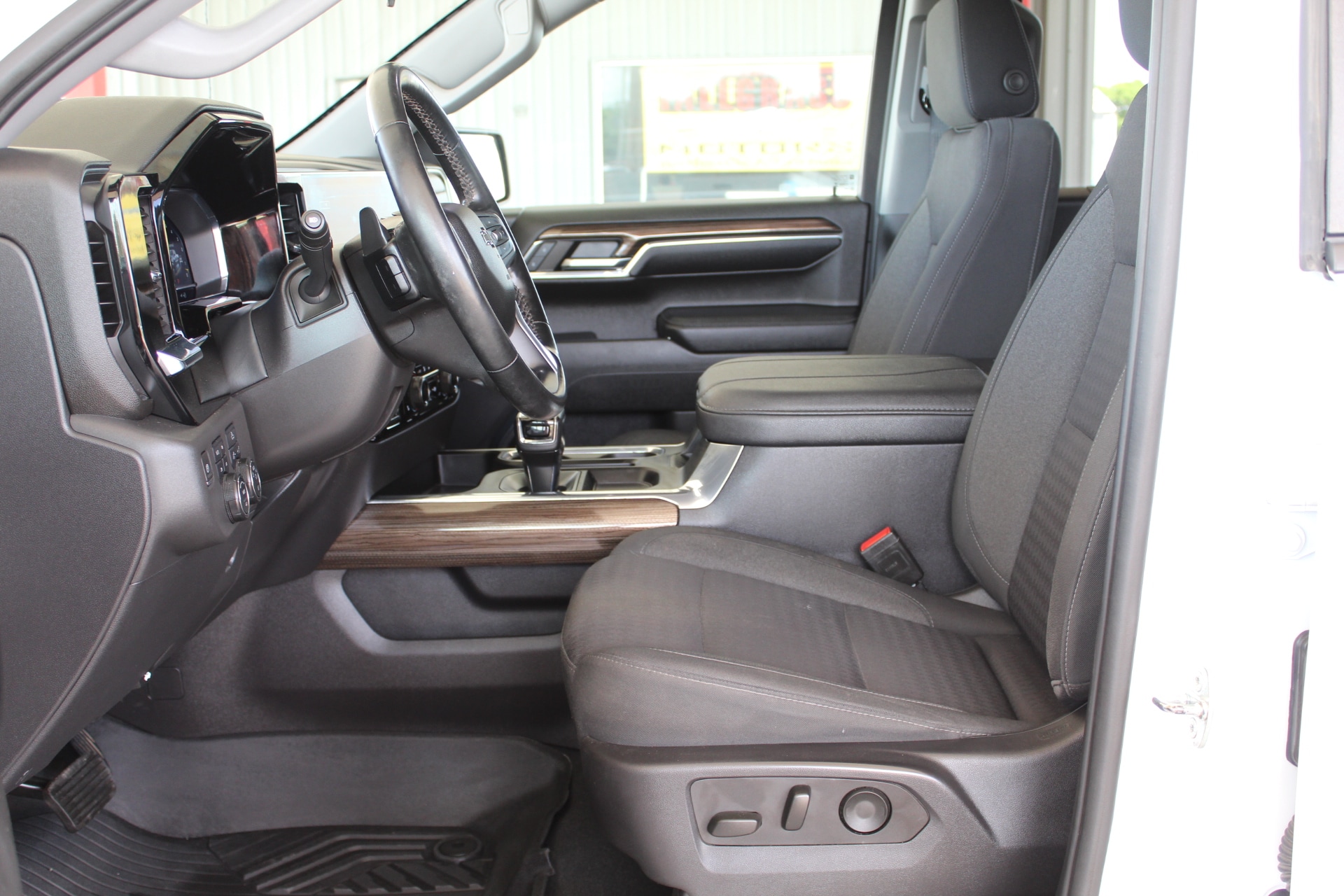 2023 Chevrolet Silverado 1500 LT Trail Boss - Photo 30
