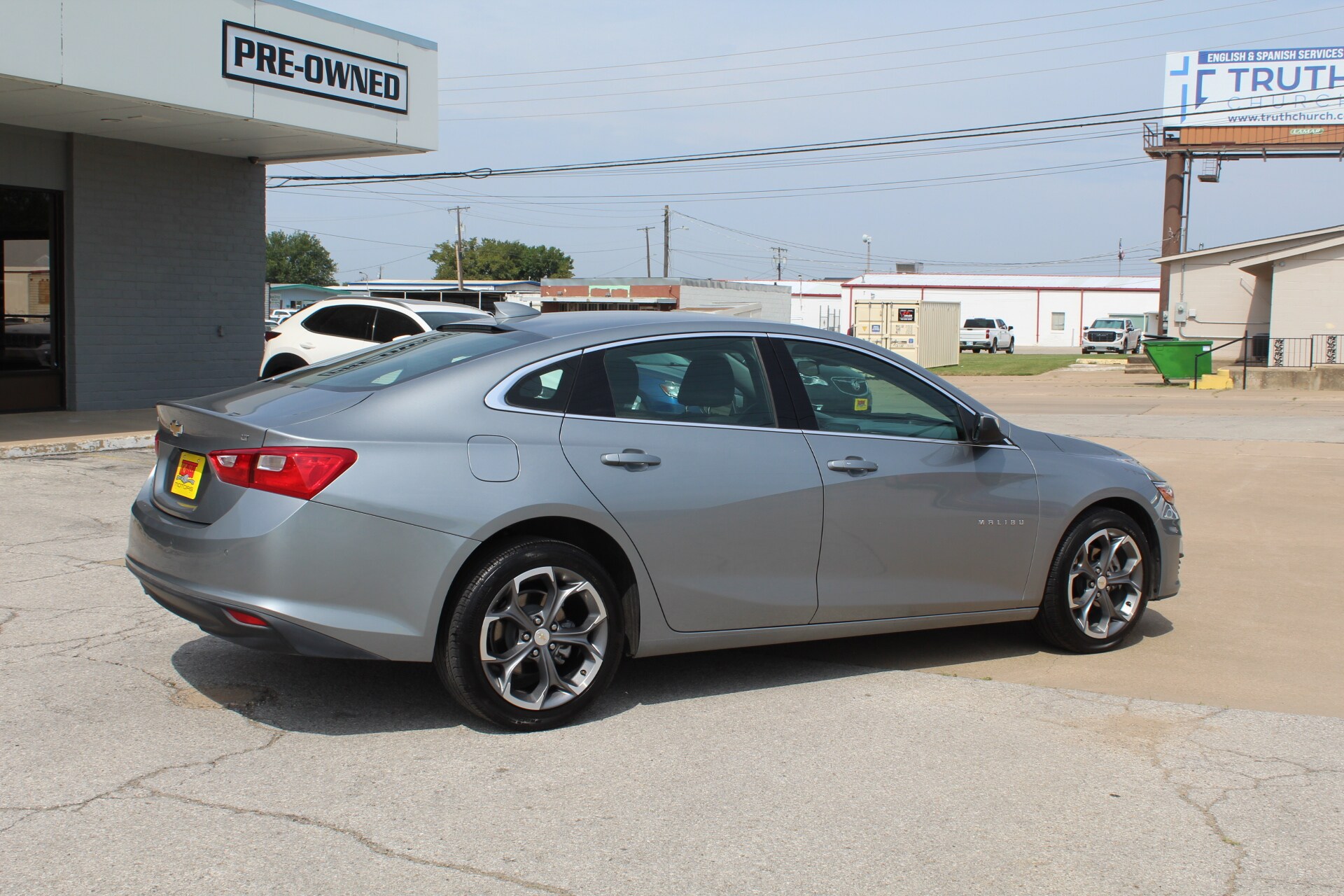 2024 Chevrolet Malibu 1LT photo 2
