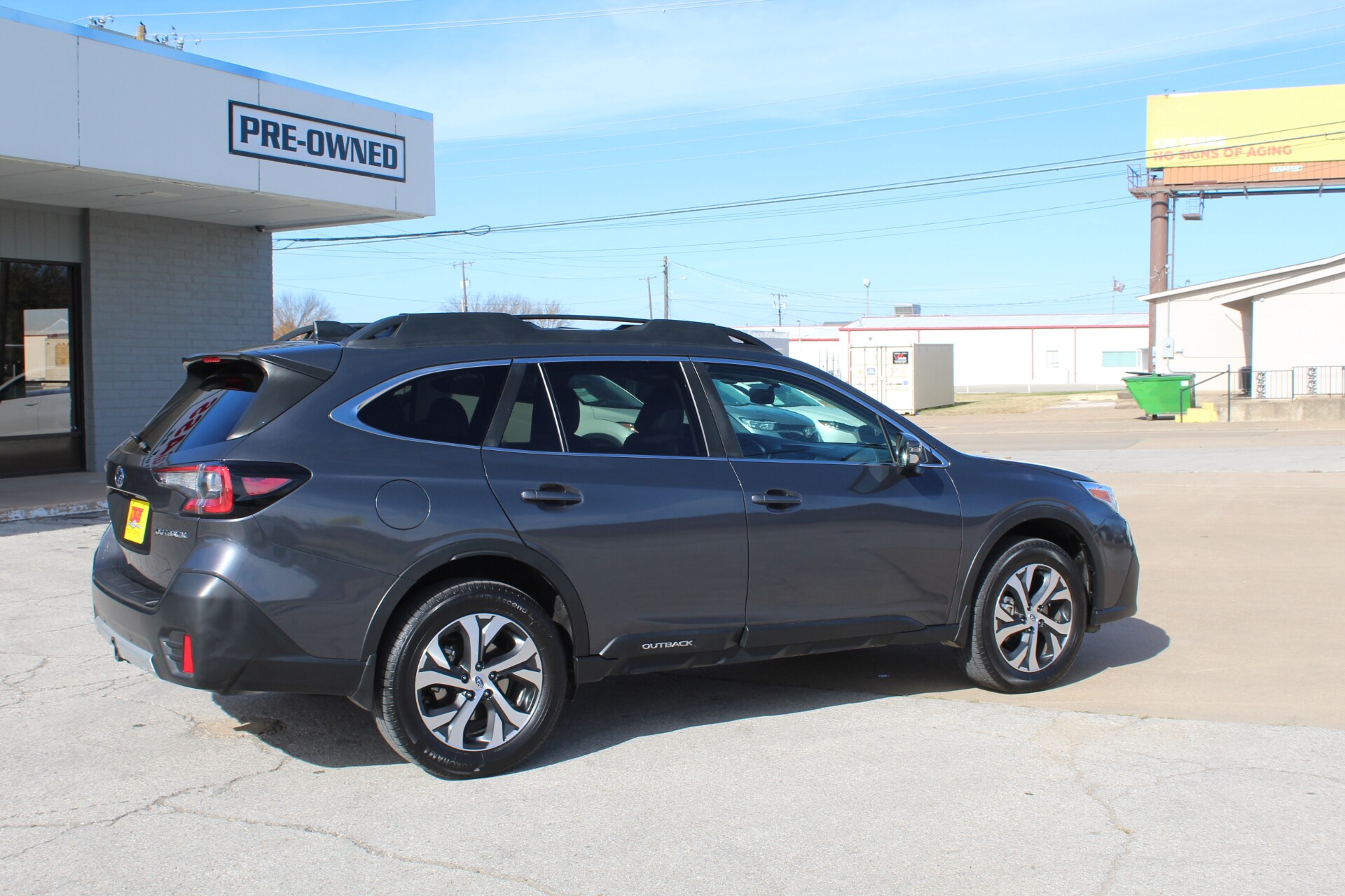 2020 Subaru Outback Limited photo 3