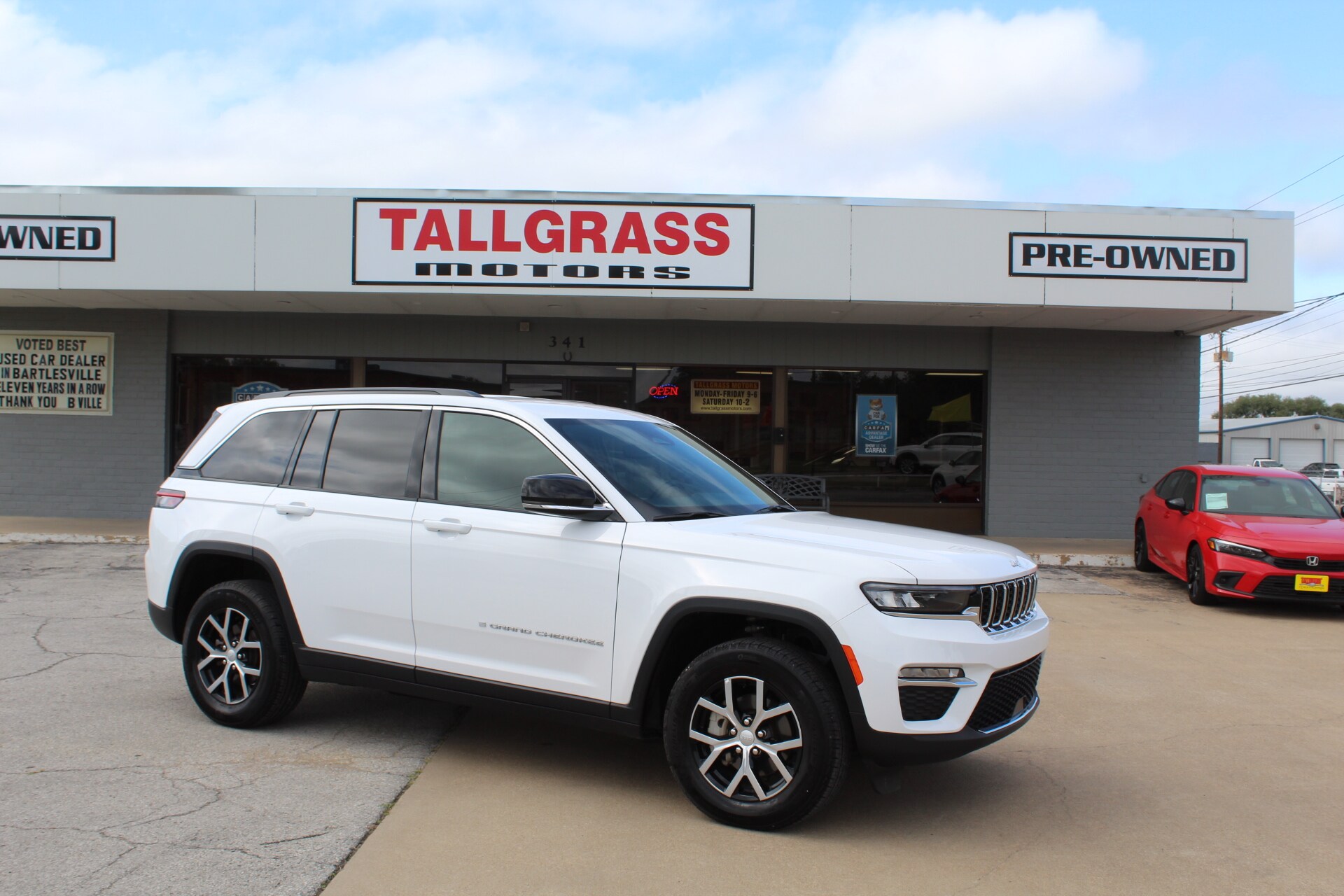 2024 Jeep Grand Cherokee Limited photo 2