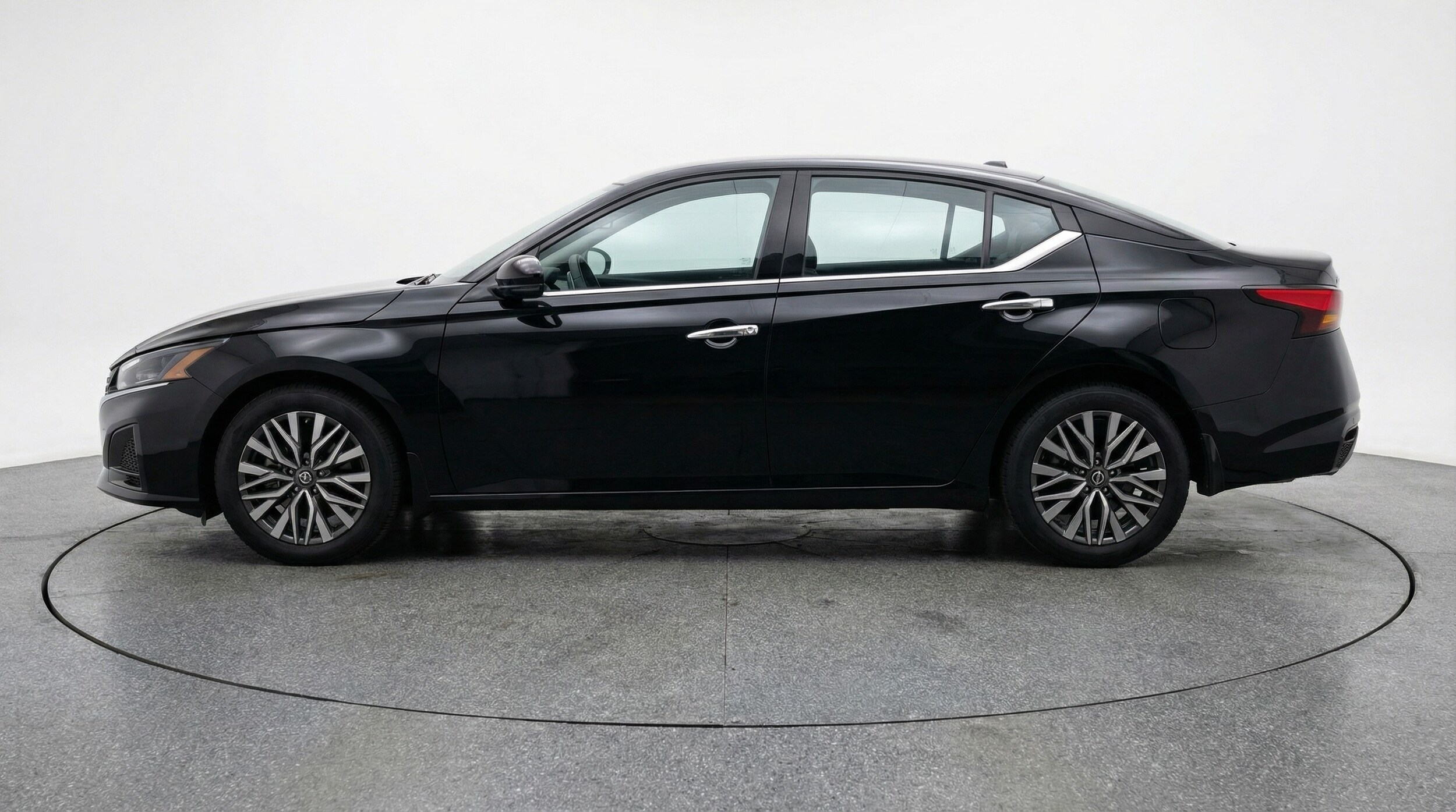 Thumbnail: 2025 Nissan Altima - 4