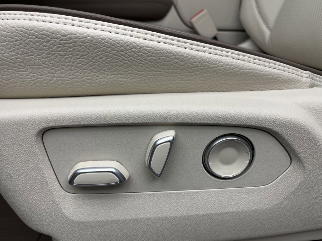 2026 GMC Yukon Denali - Photo 11