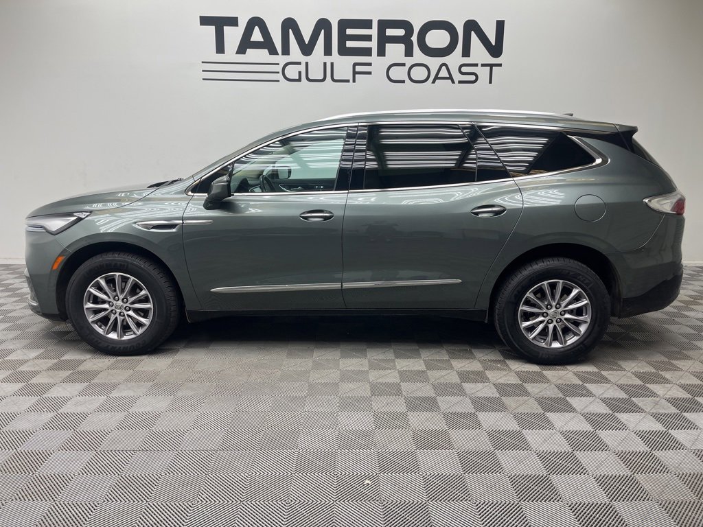 2023 Buick Enclave Essence photo 2