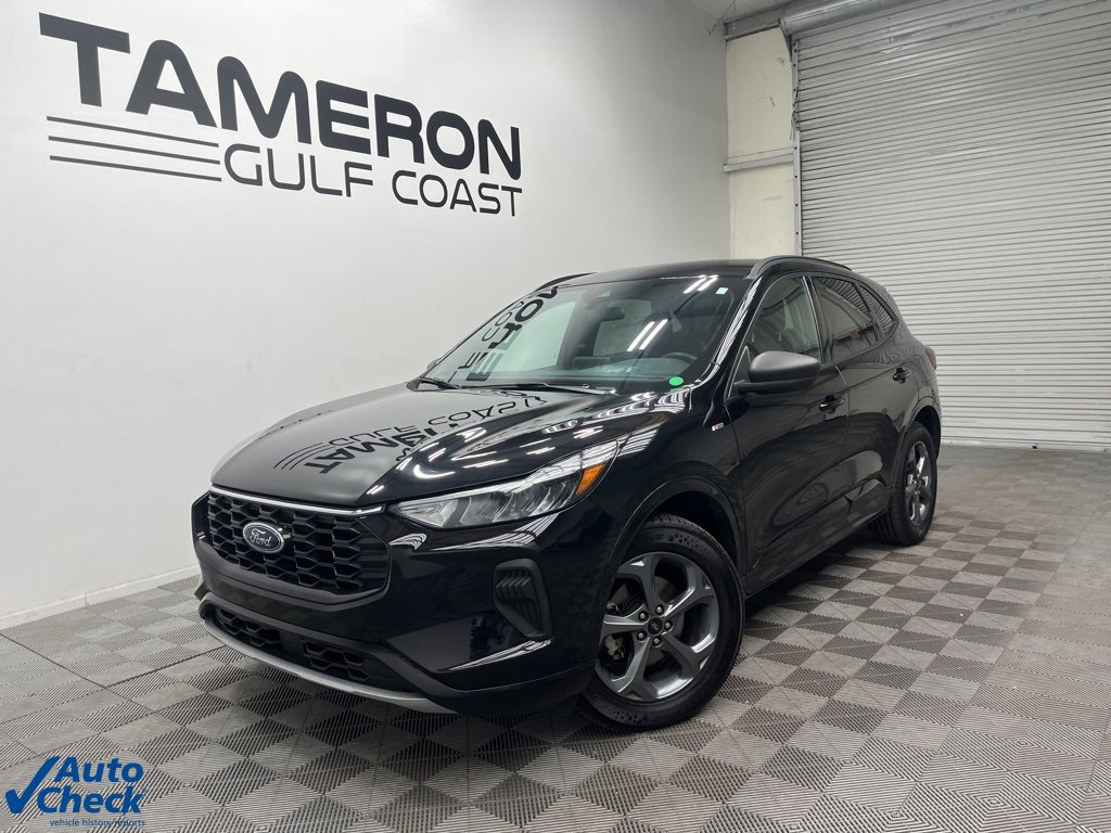 2023 Ford Escape ST-Line photo 2