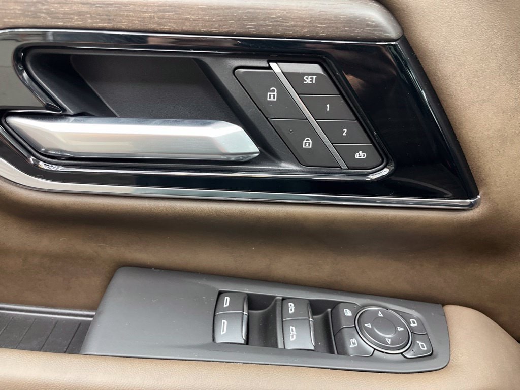 2026 GMC Yukon XL Denali Ultimate - Photo 9