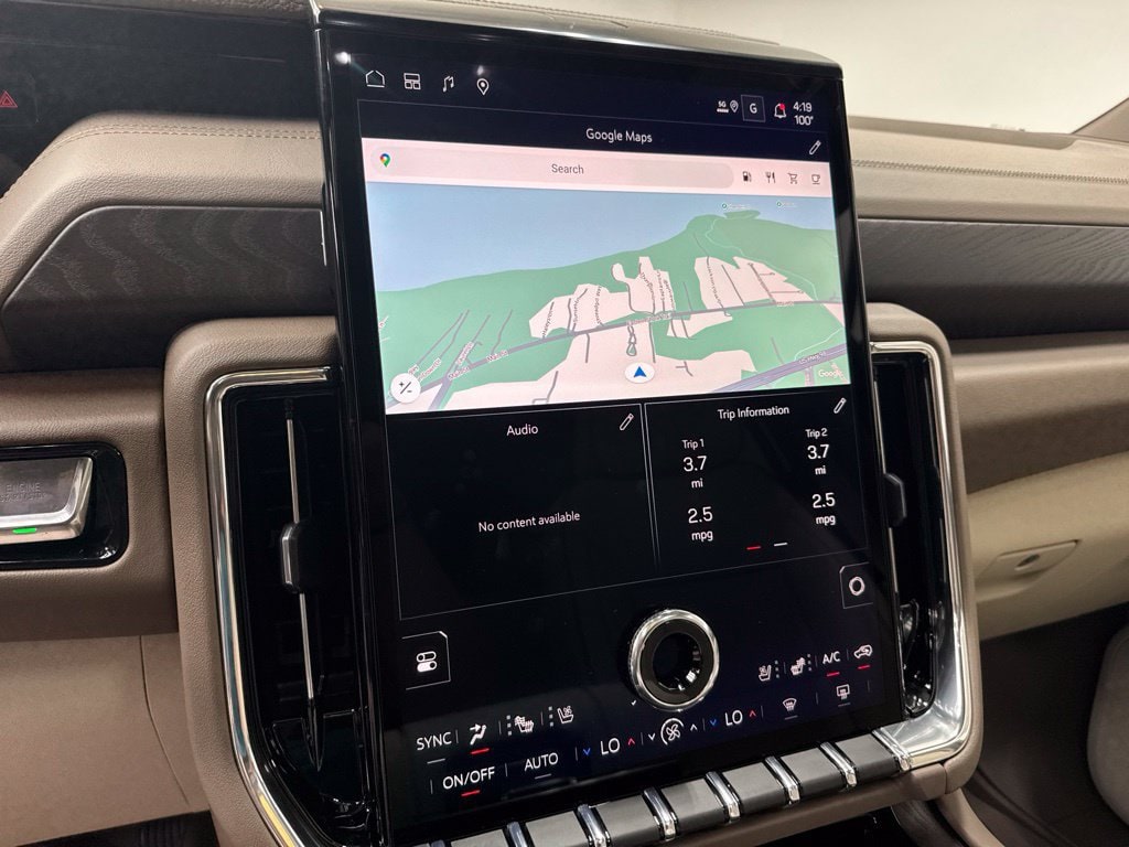 2027 GMC Yukon Denali - Photo 18