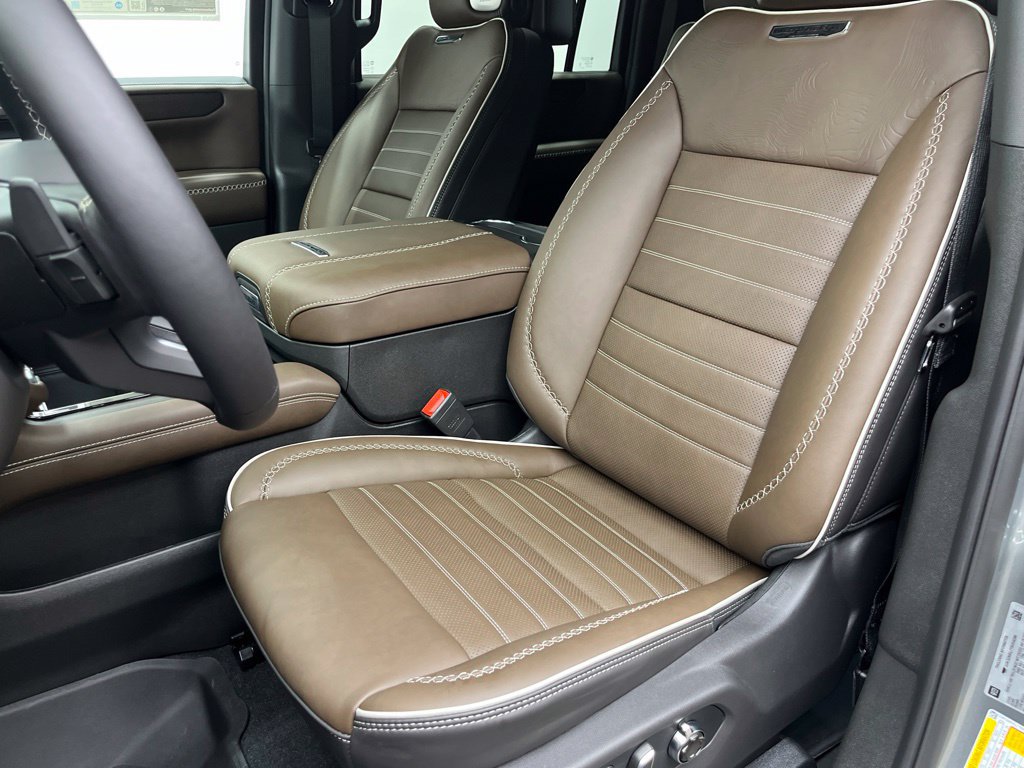 2026 GMC Yukon XL Denali Ultimate - Photo 10
