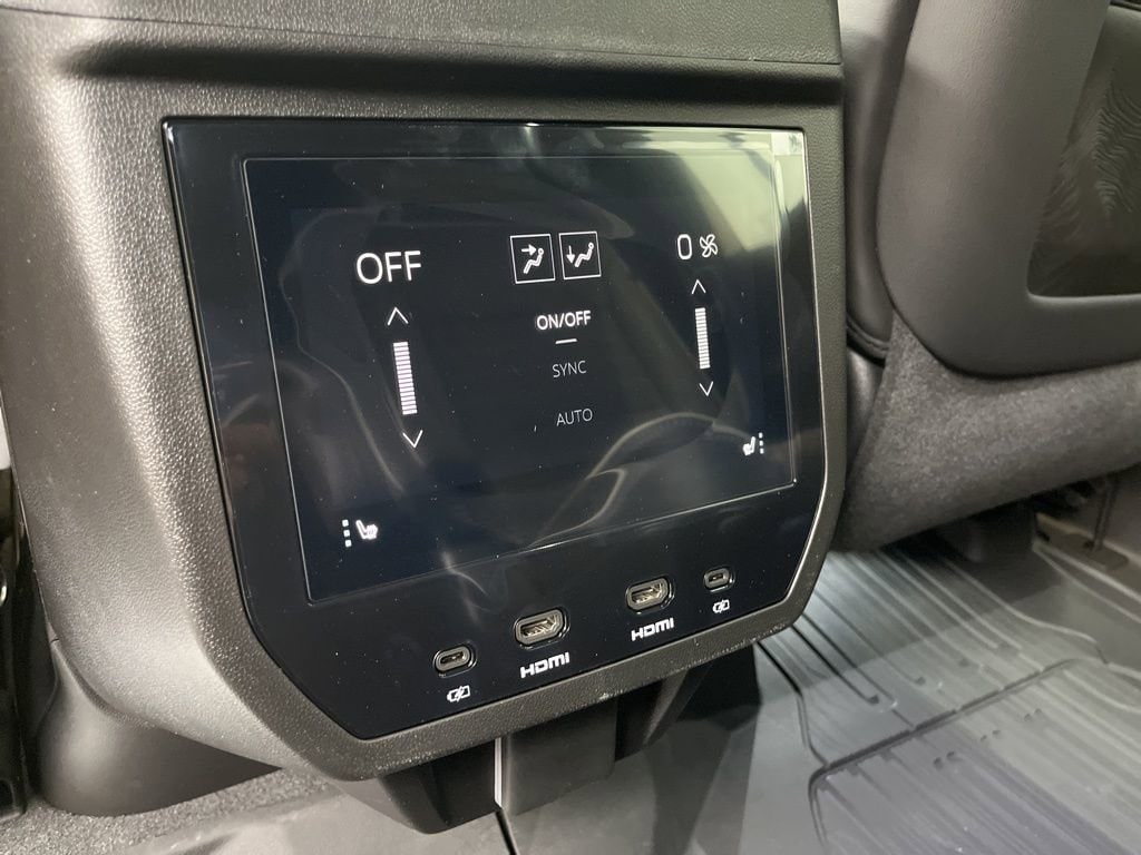 2026 GMC Yukon XL Denali Ultimate - Photo 25
