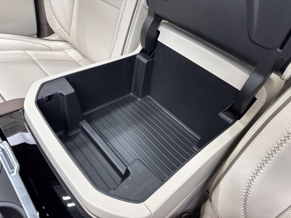 2027 GMC Yukon Denali - Photo 19