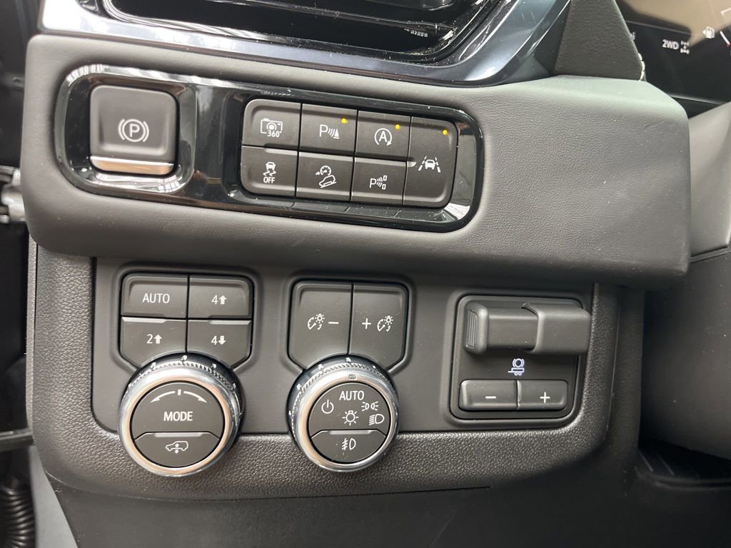 2026 GMC Yukon AT4 Ultimate - Photo 15