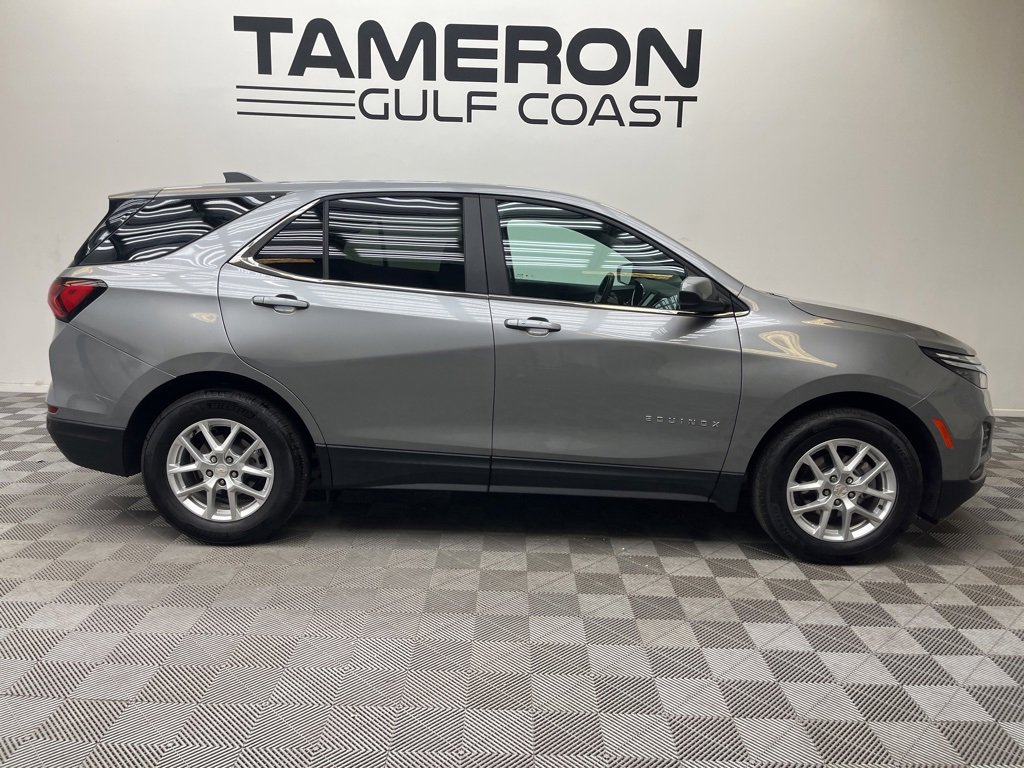 2023 Chevrolet Equinox LT photo 3