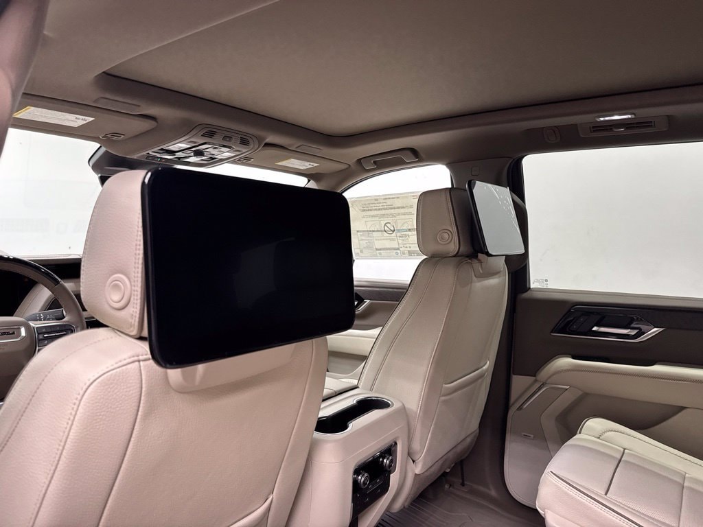 2027 GMC Yukon Denali - Photo 22