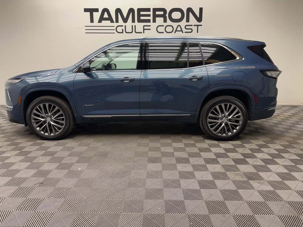 2026 Buick Enclave Avenir photo 2