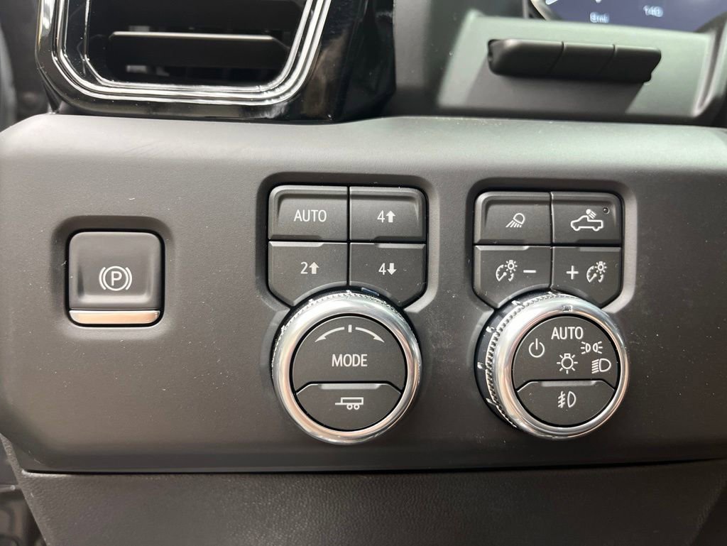 2026 GMC Sierra 1500 AT4X - Photo 9