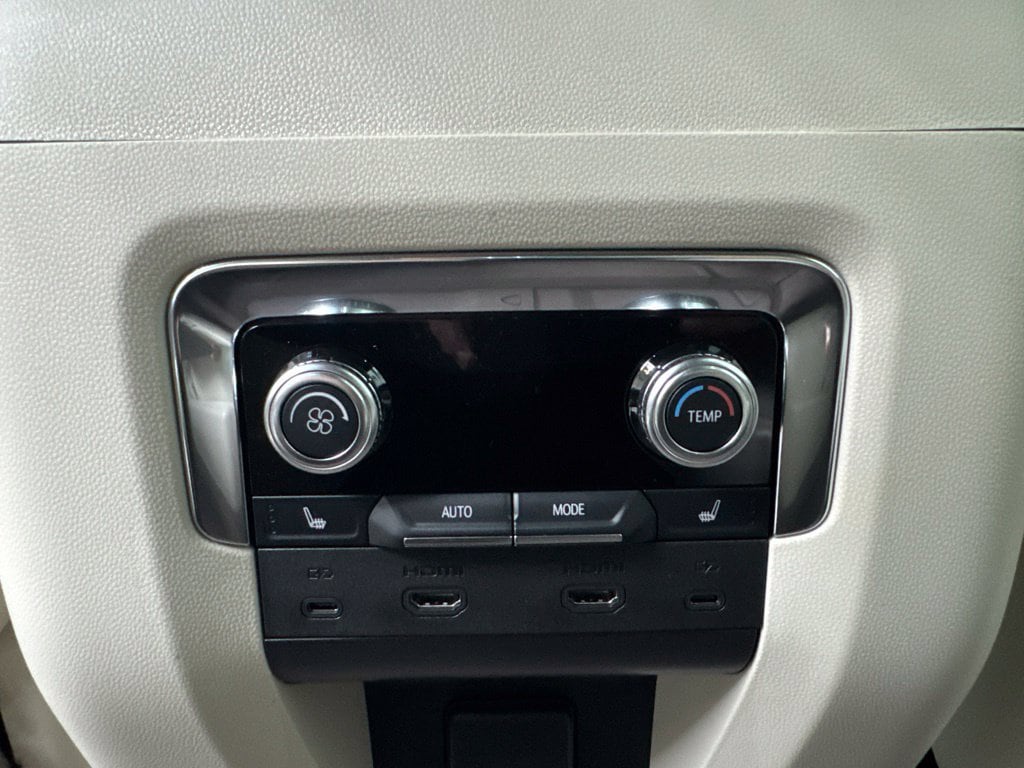 2027 GMC Yukon Denali - Photo 23