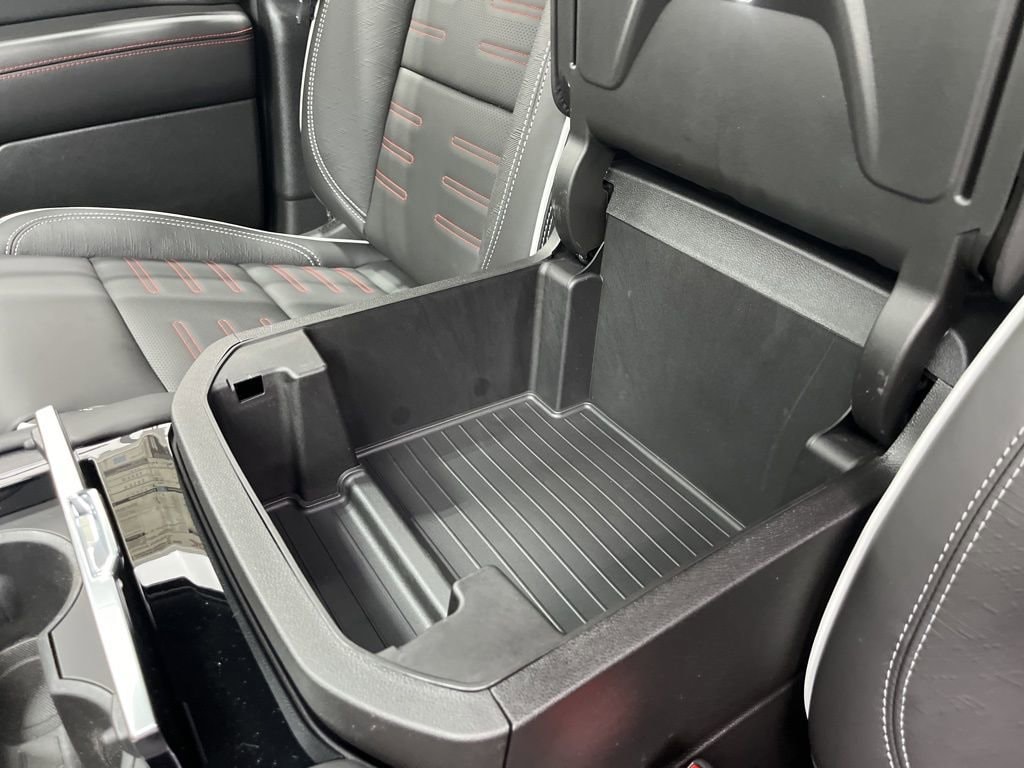 2026 GMC Yukon AT4 Ultimate - Photo 21