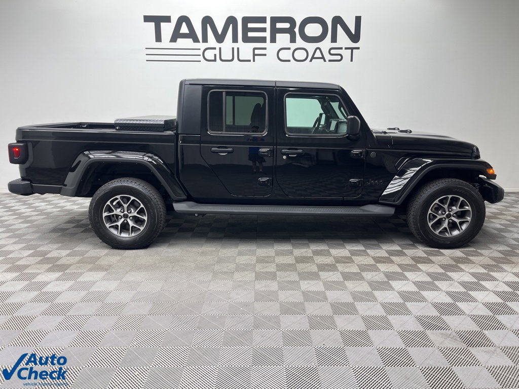 2024 Jeep Gladiator Sport S photo 2