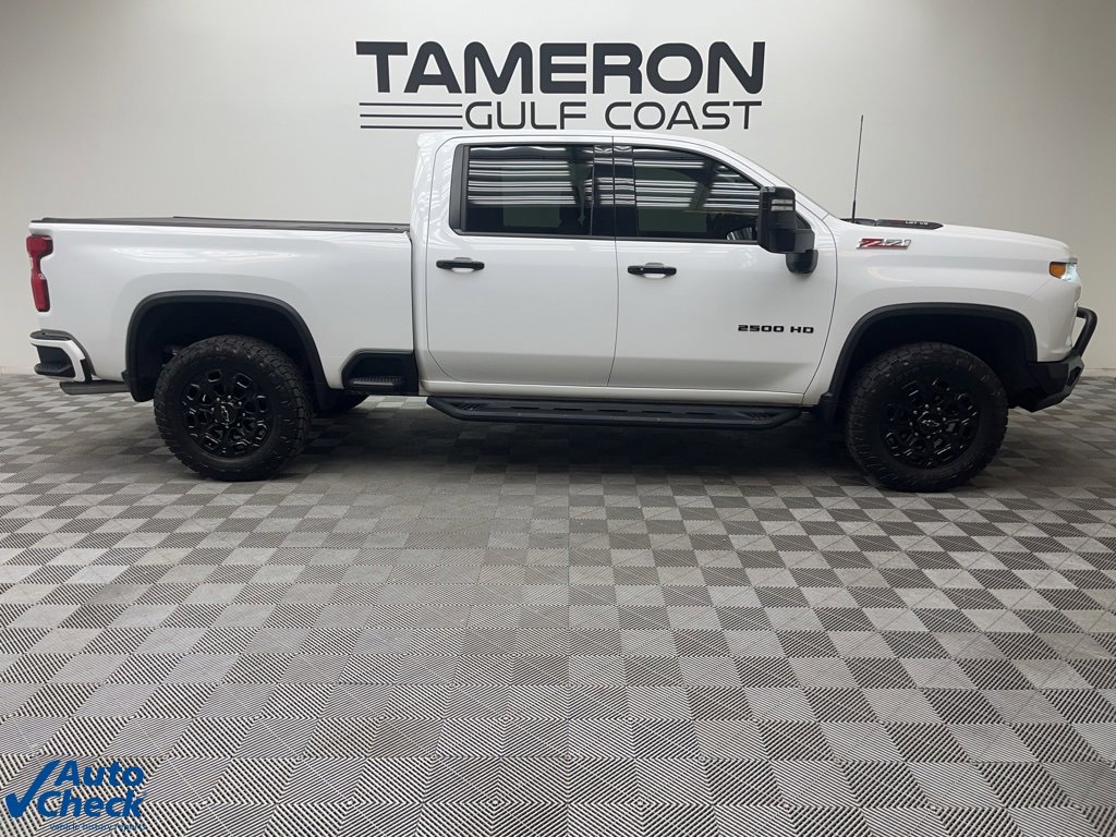 2021 Chevrolet Silverado 2500HD LTZ photo 3