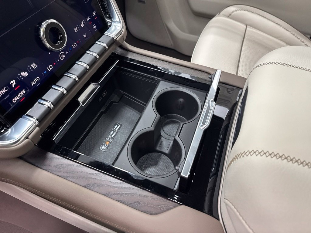 2027 GMC Yukon Denali - Photo 21