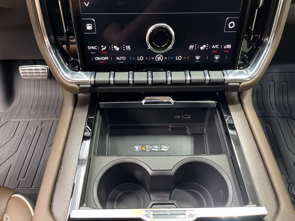 2026 GMC Yukon XL Denali Ultimate - Photo 20